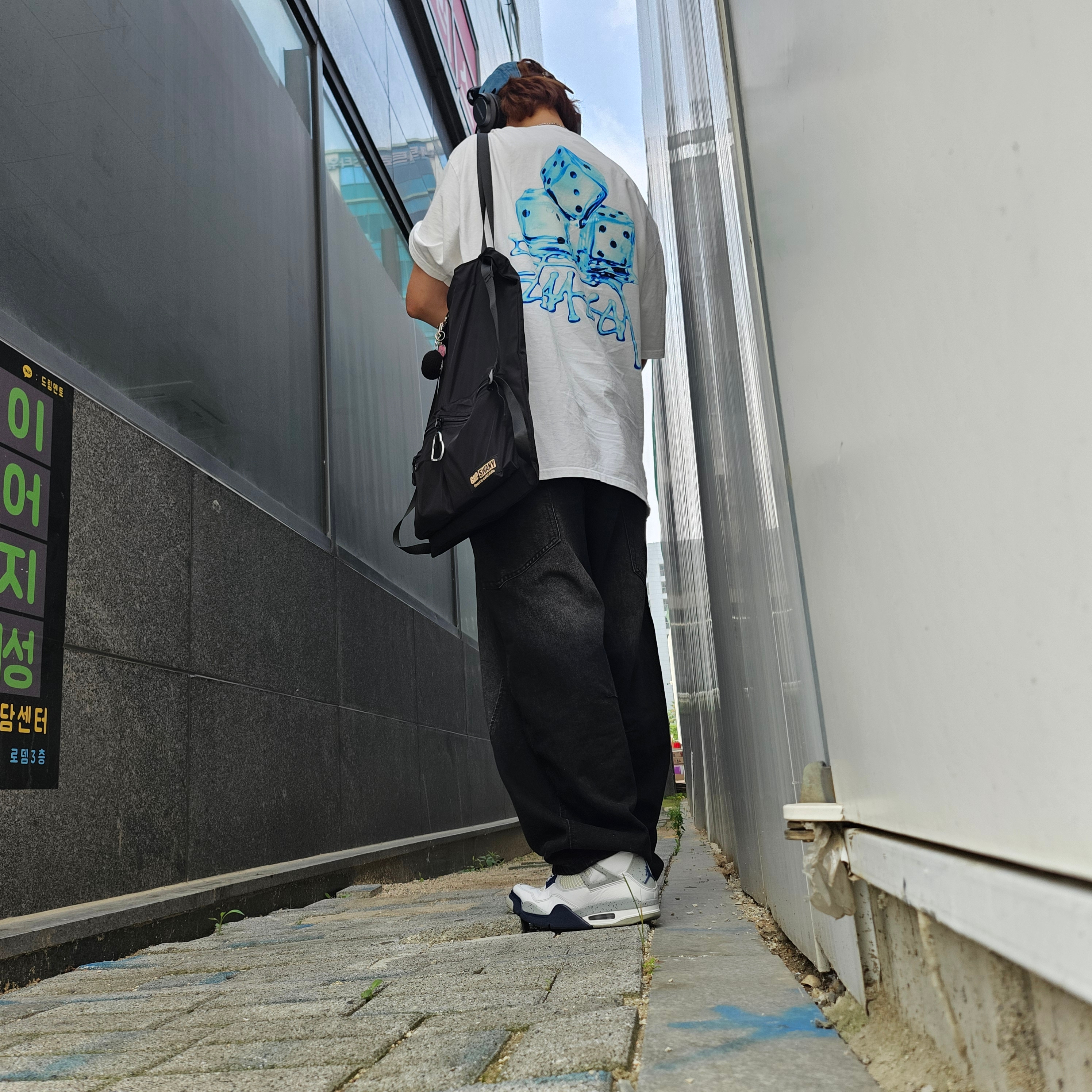 Supreme Washed Chino Twill Camp Cap Denim - 23FW, Stussy Melted T-Shirt White 착용 스타일 - 3