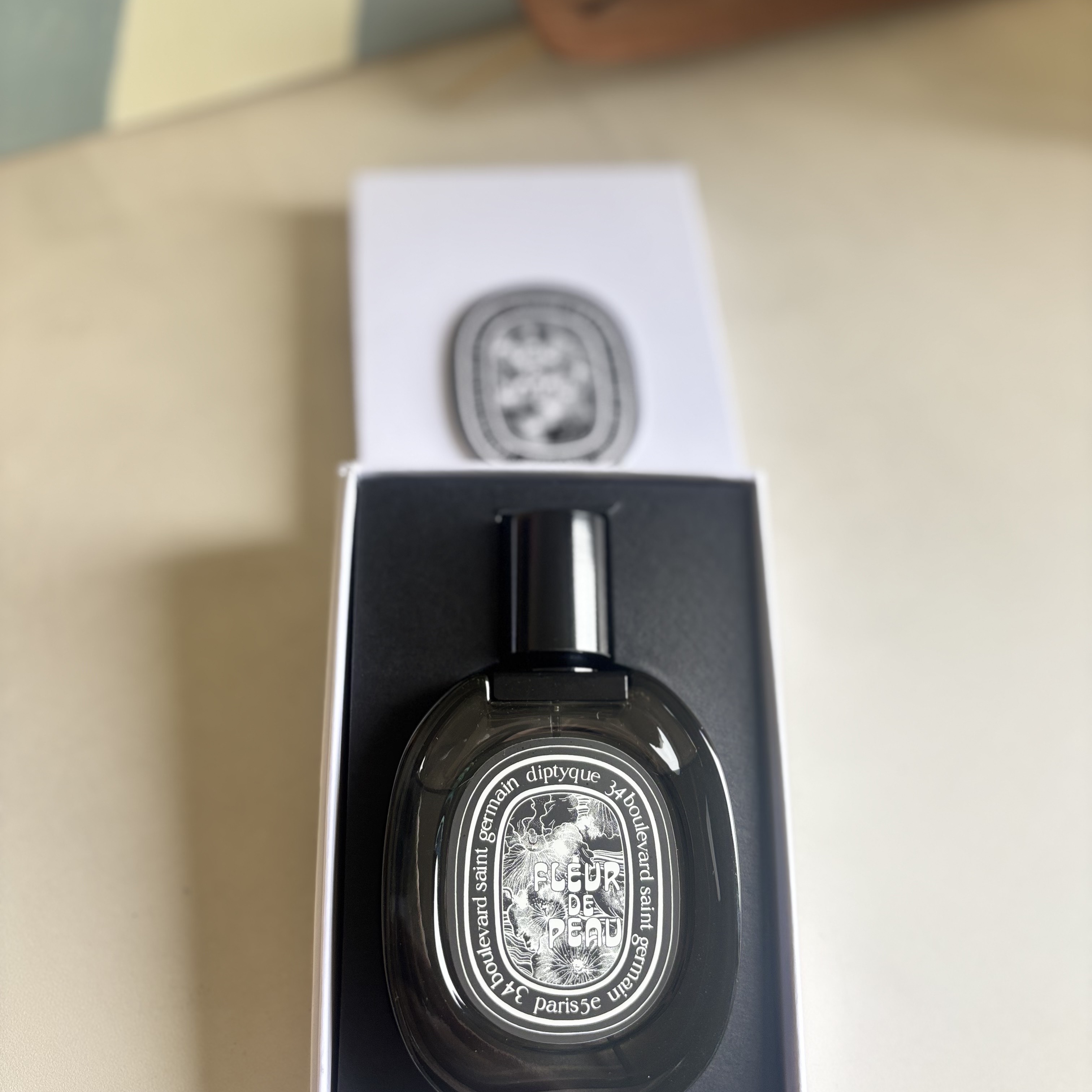 Diptyque Fleur De Peau Eau De Parfum 75ml 착용 스타일
