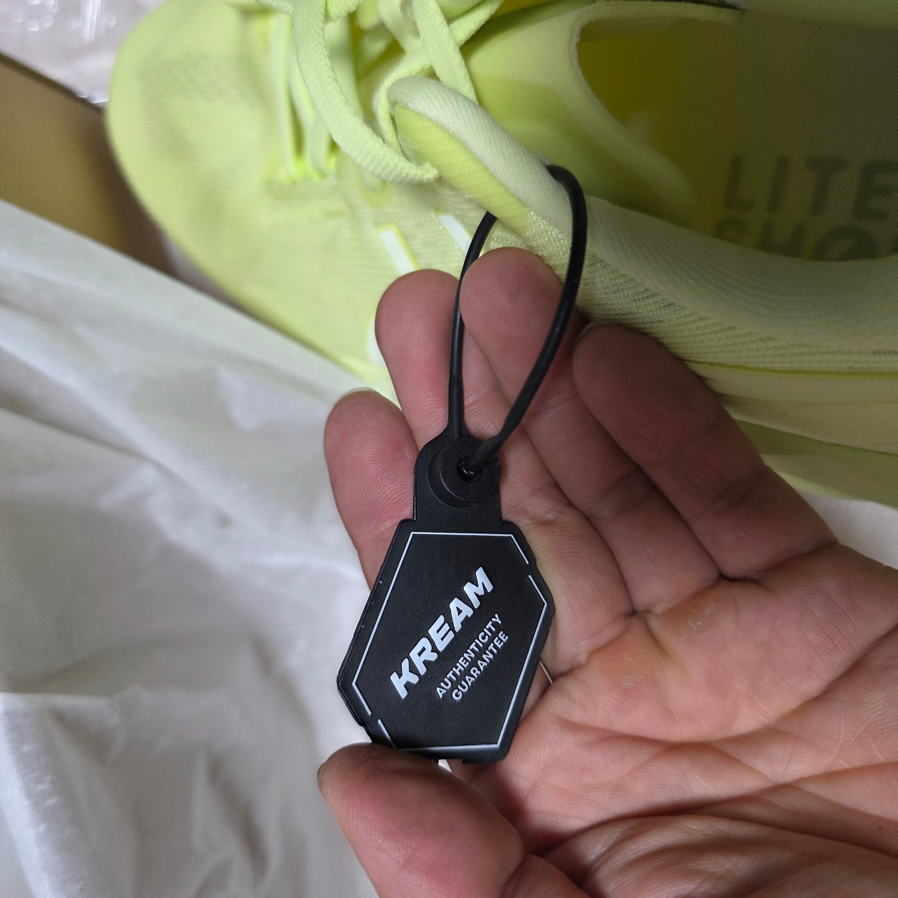 Asics Novablast 5 Lite Show Huddle Yellow 착용 스타일 - 6