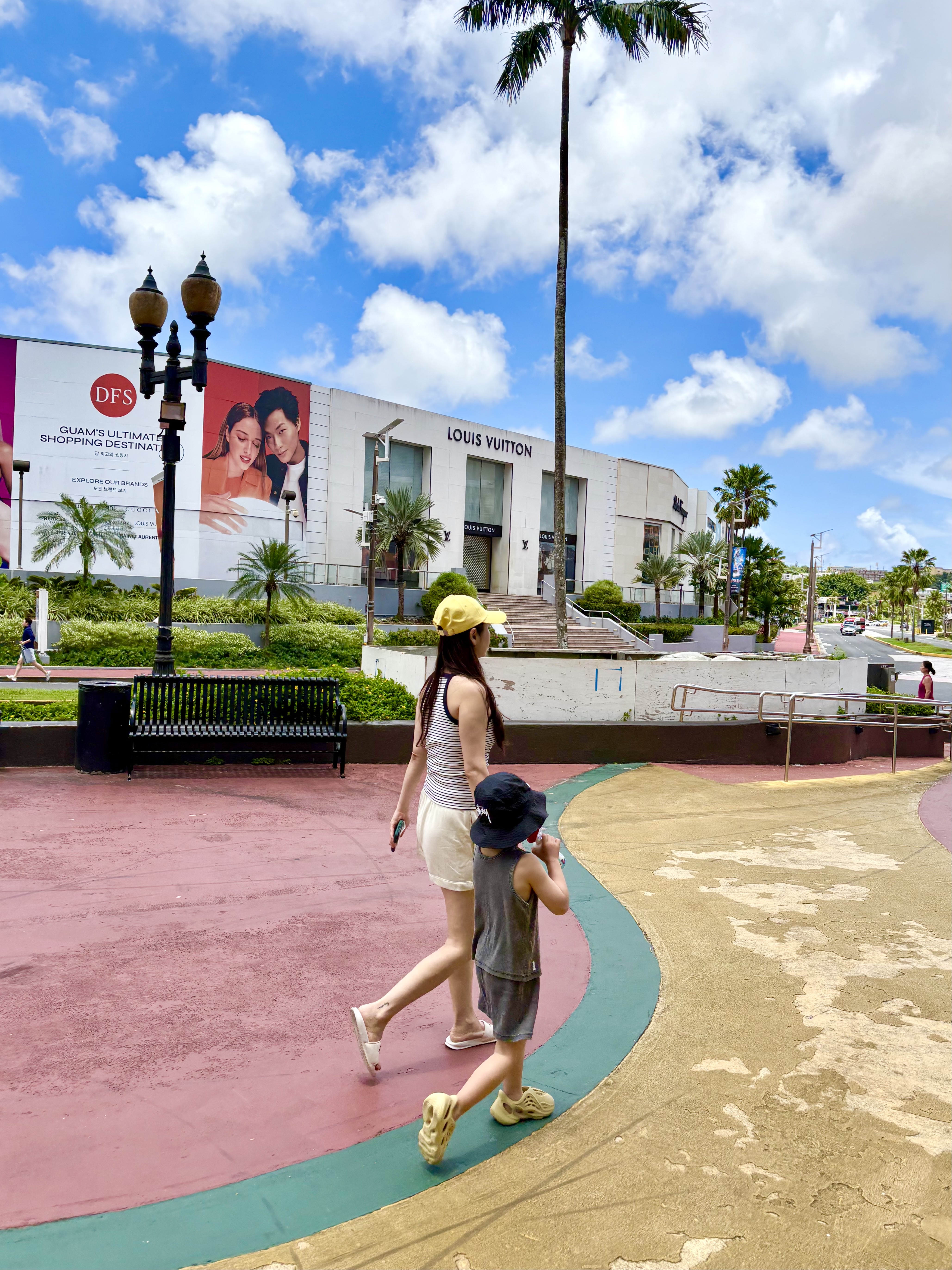 Emis Foot Print Wappen Ball Cap Yellow, (W) Nike Club Fleece Shorts Coconut Milk - Asia 착용 스타일 - 2