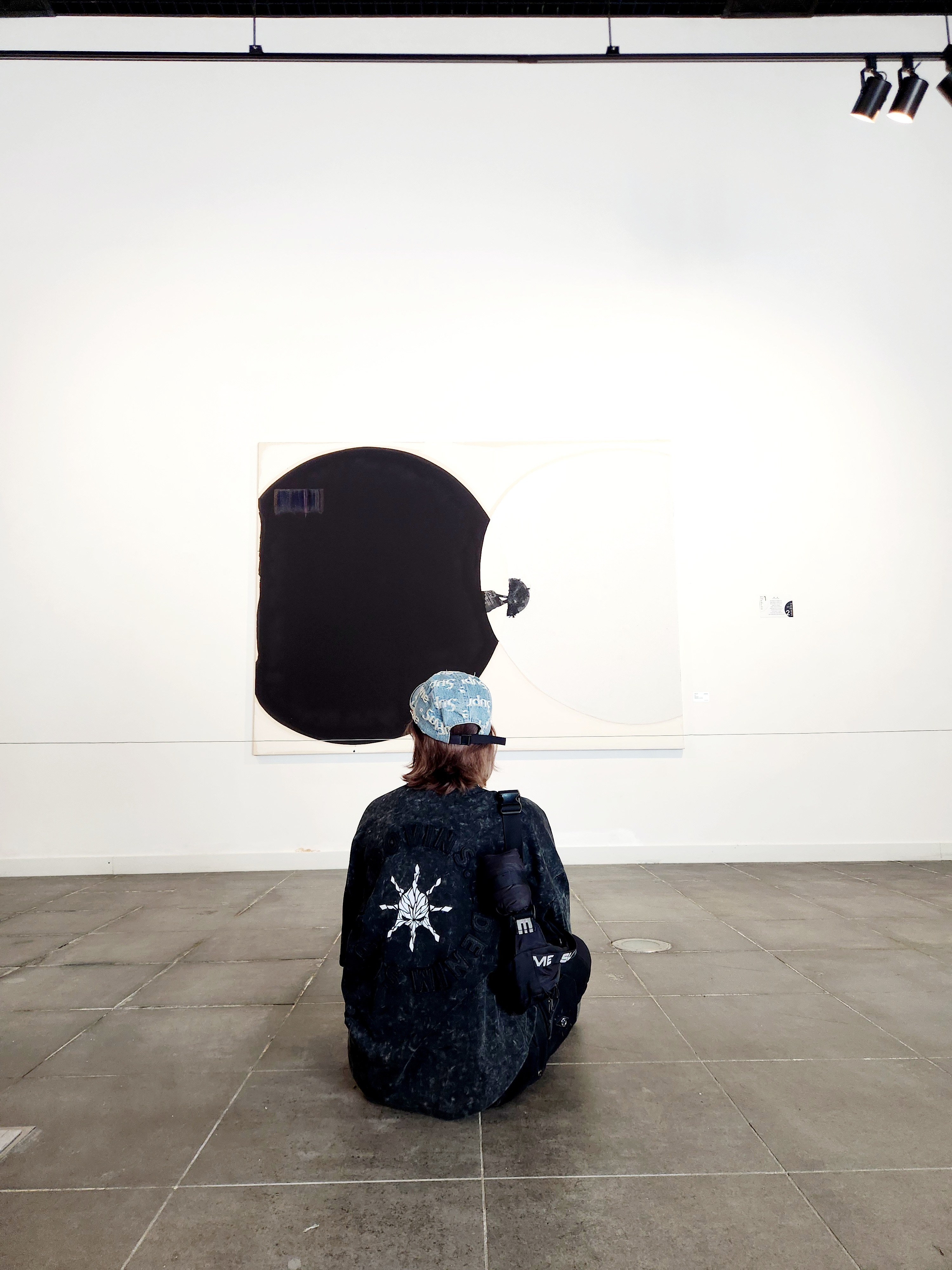 Supreme Waist Bag Black - 18SS, Supreme Frayed Logos Denim Camp Cap Blue - 21SS 착용 스타일