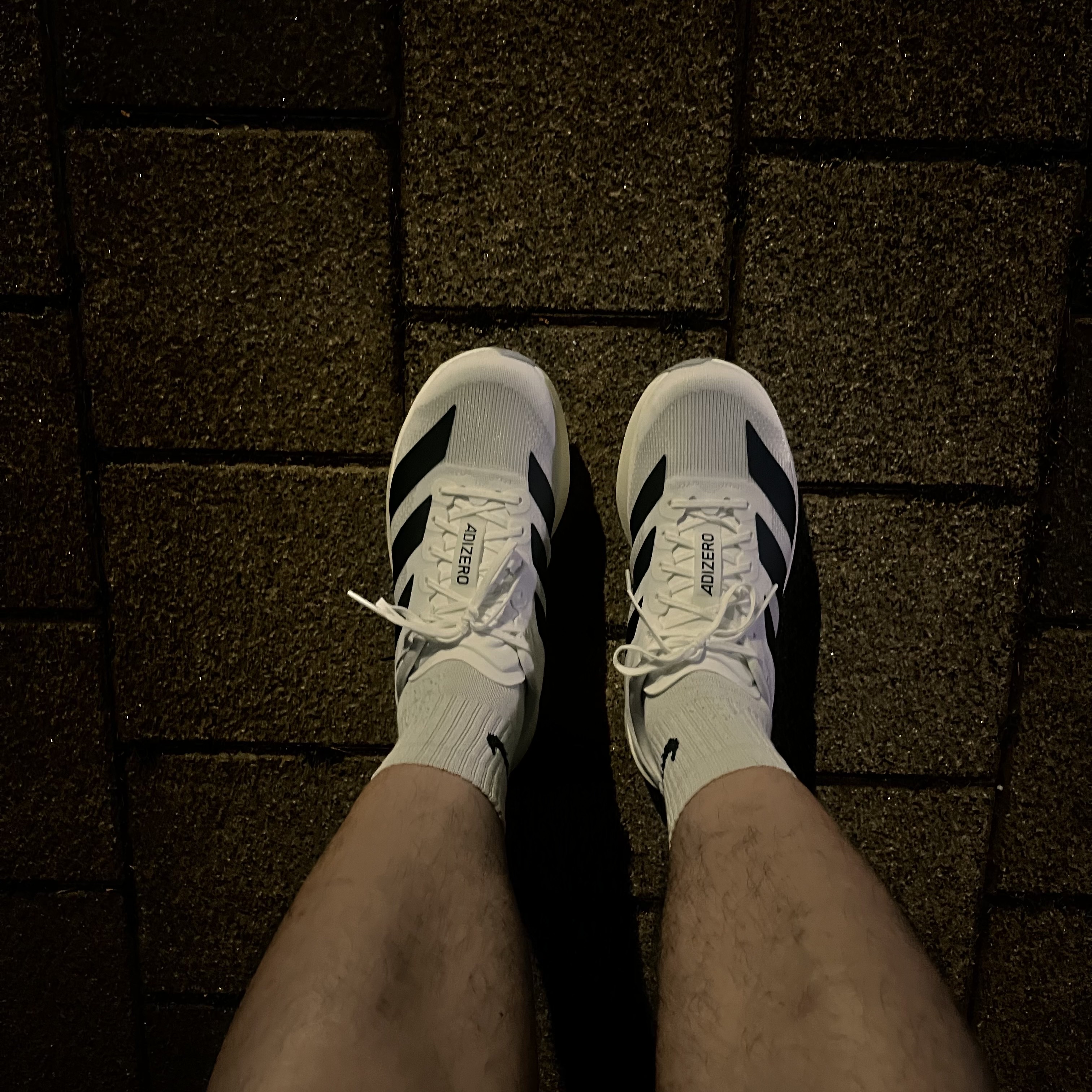 Adidas Adizero EVO SL Cloud White Core Black 착용 스타일