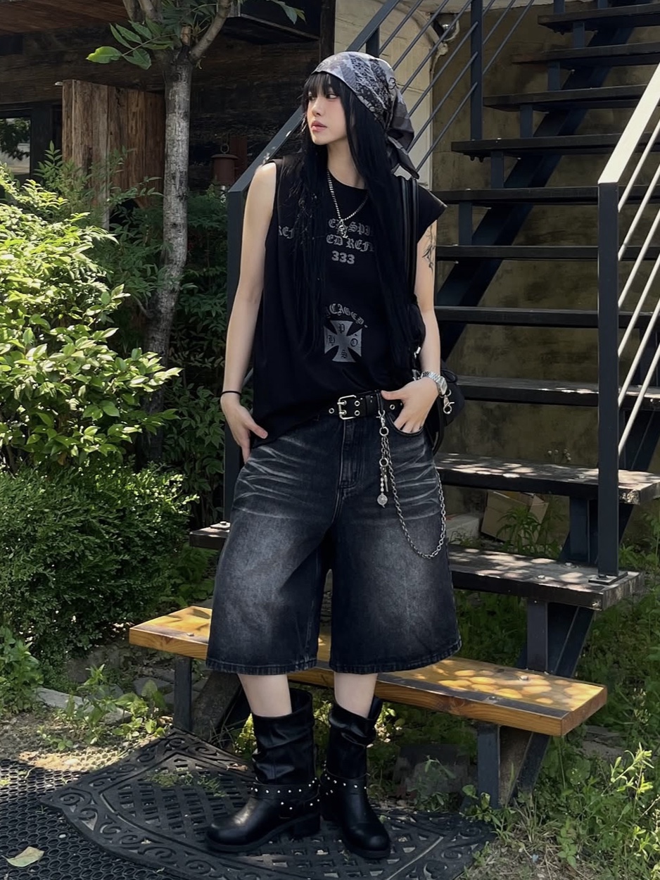 PHOS333 Uncaged Slogan Sleeveless Black, PHOS333 Uncaged Slogan Sleeveless White 착용 스타일 - 2