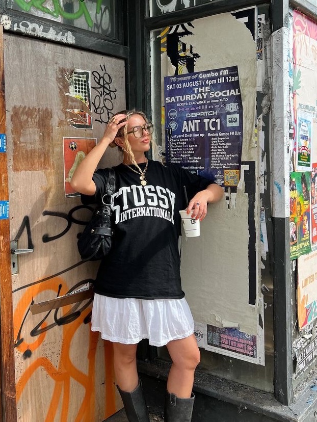 Stussy International Pigment Dyed T-Shirt Black, (W) Hunter Original Tall Rain Boots Black 착용 스타일