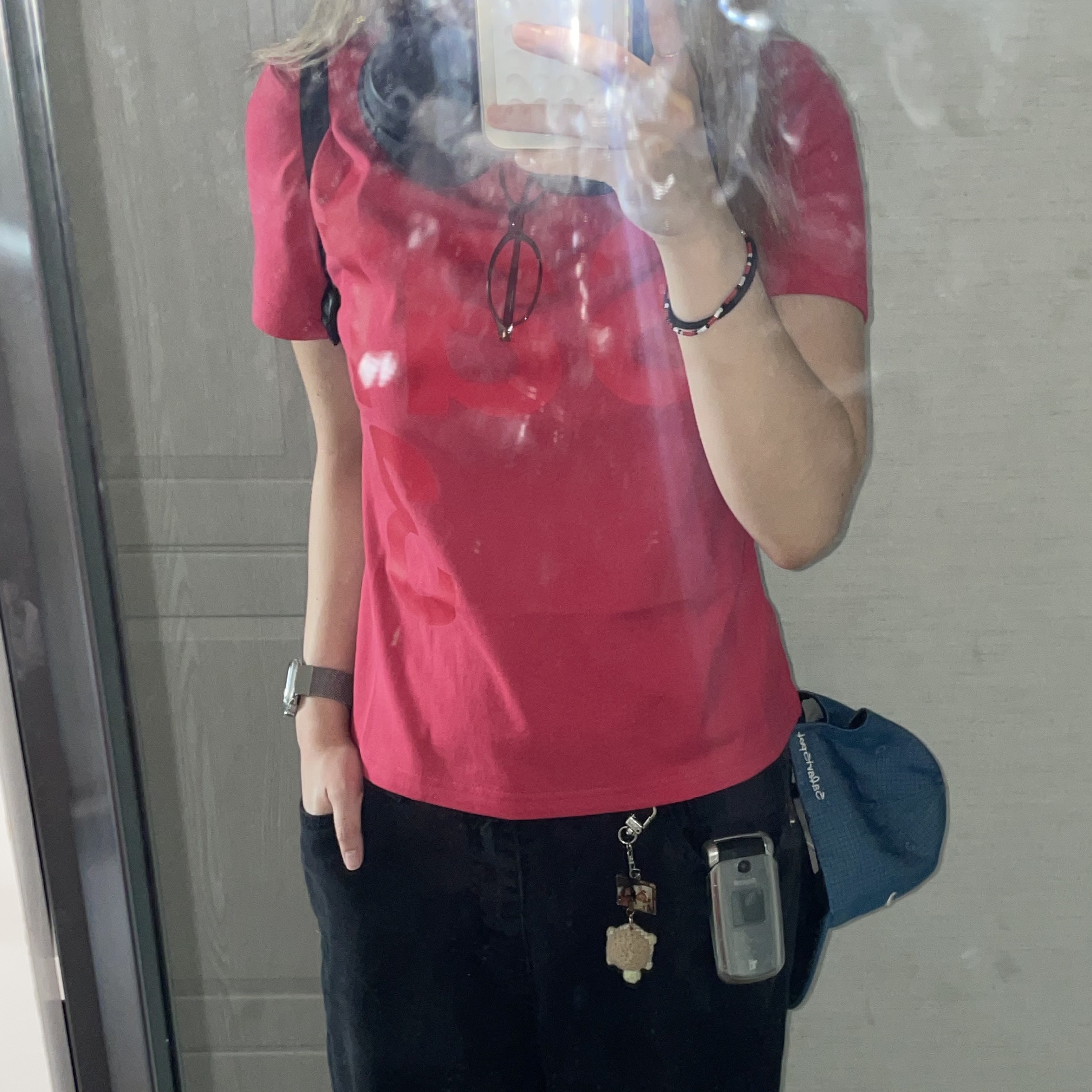 [예약 배송][KREAM 단독] Safarispot 1/2 Basic Safari T-Shirt Red, Fila Echappe MS Black 착용 스타일 - 2