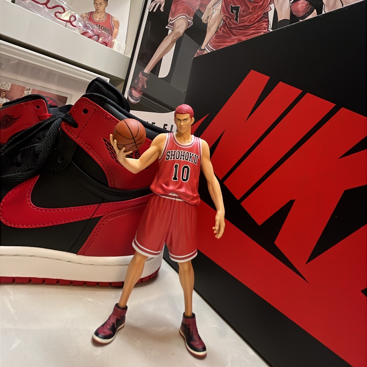 The First Slam Dunk One And Only Shohoku Starting Member Red Box Limited Ver. Set, Jordan 1 High 85 Bred 착용 스타일 - 2