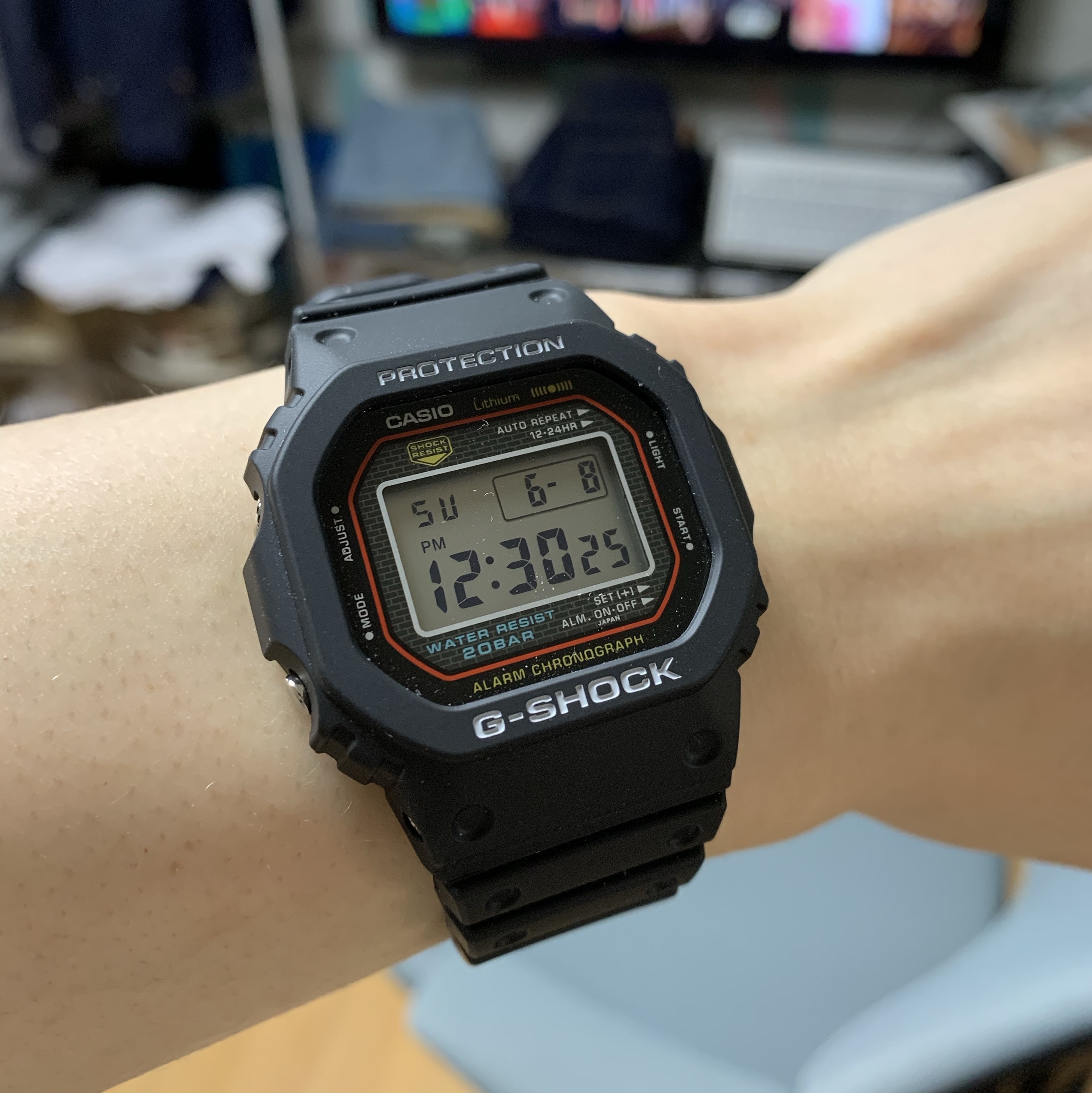 Casio G-Shock DW-5000R-1A 착용 스타일