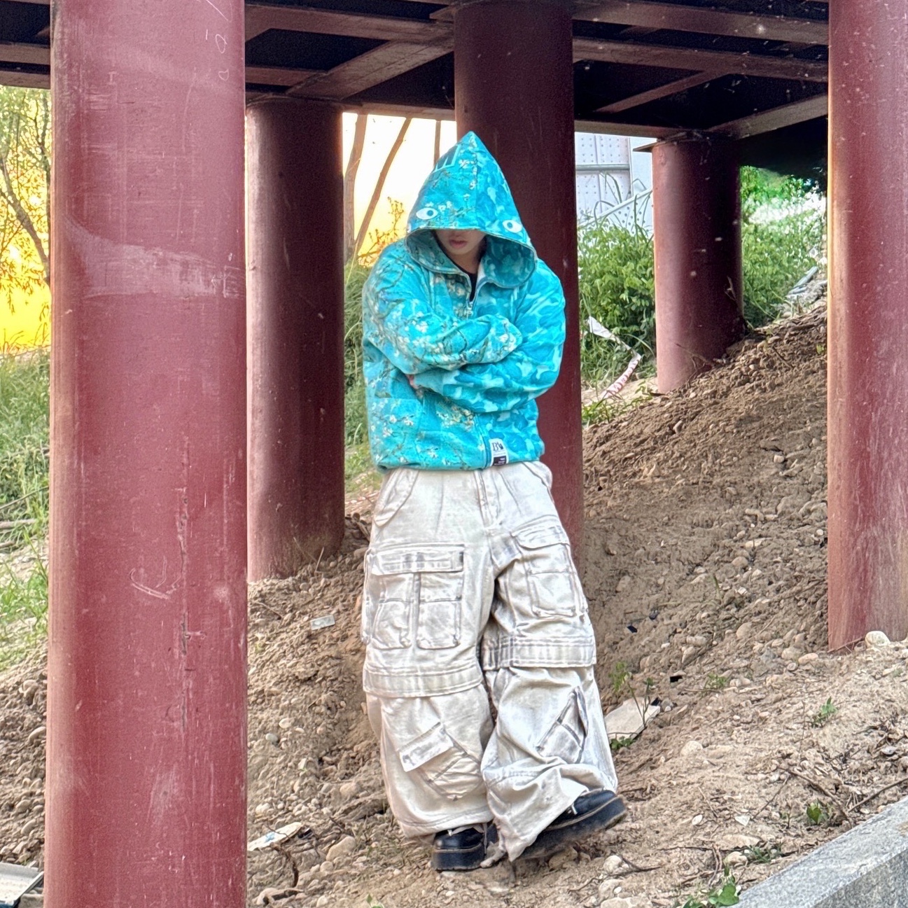 BAPE x Van Gogh Museum Shark Full Zip Hoodie Sax, Balenciaga 3XL Extreme Lace Sneakers Egg Shell 착용 스타일 - 3