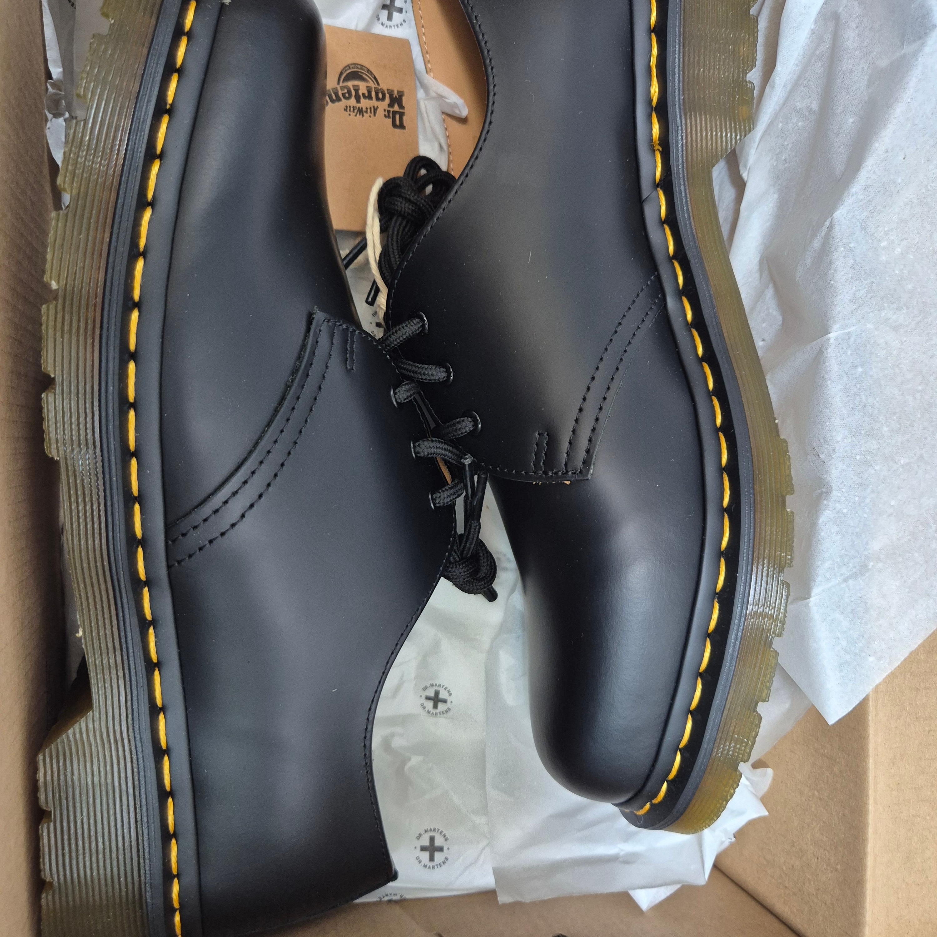 Dr. Martens 1461 Smooth Black 착용 스타일 - 1