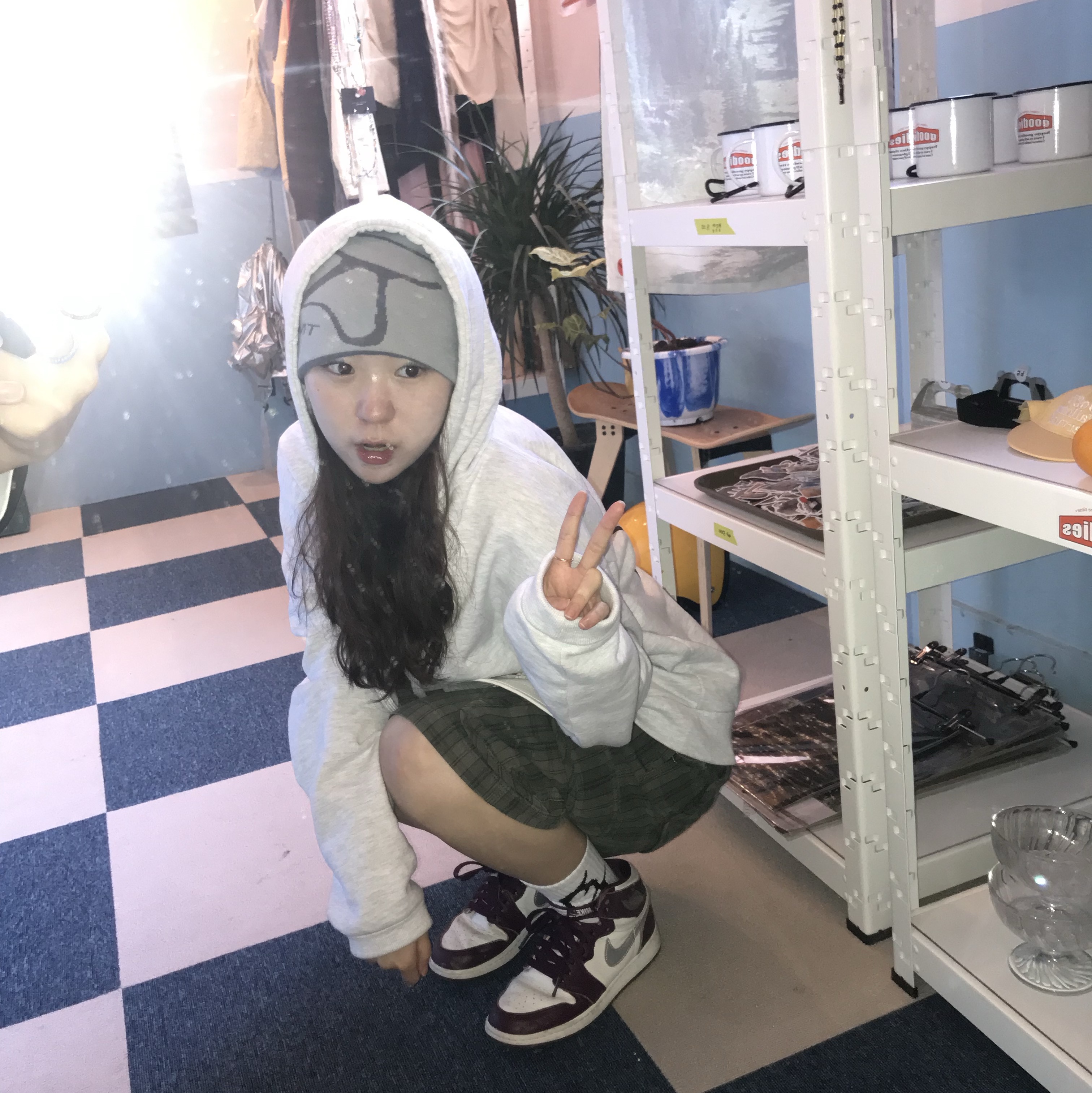 Stussy Basic Stussy Hoodie Ash Heather, Jordan 1 Retro High OG Bordeaux 착용 스타일 - 2