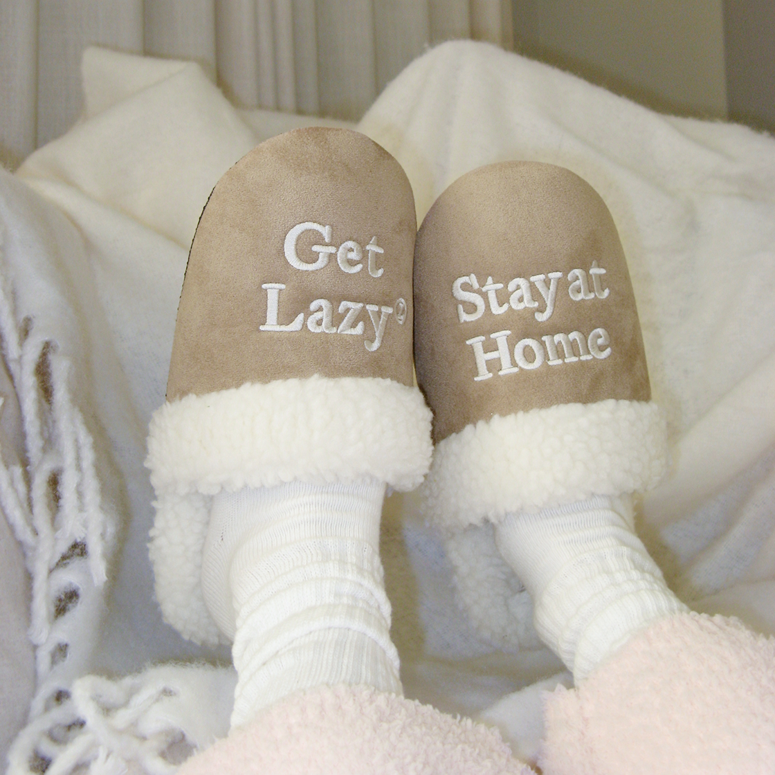 레이지지 메리 허그 퍼 룸슈즈 쿠키베이지(LAZYZ Merry Hug Fur room shoes - Cookie beige) - 2