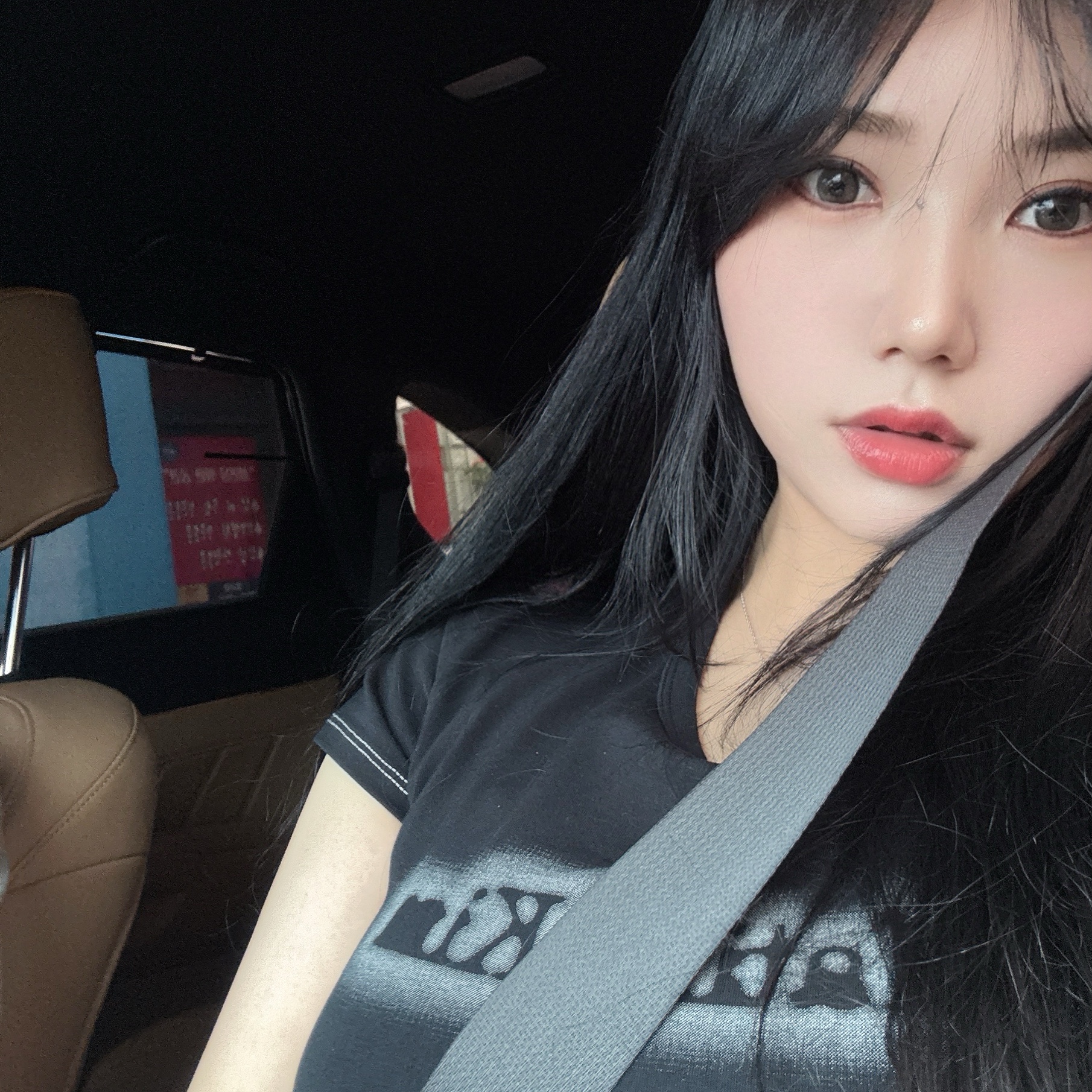 (W) Matin Kim Matin Shade Logo Crop Top Black, Nike Shox TL Metallic Silver 착용 스타일 - 3