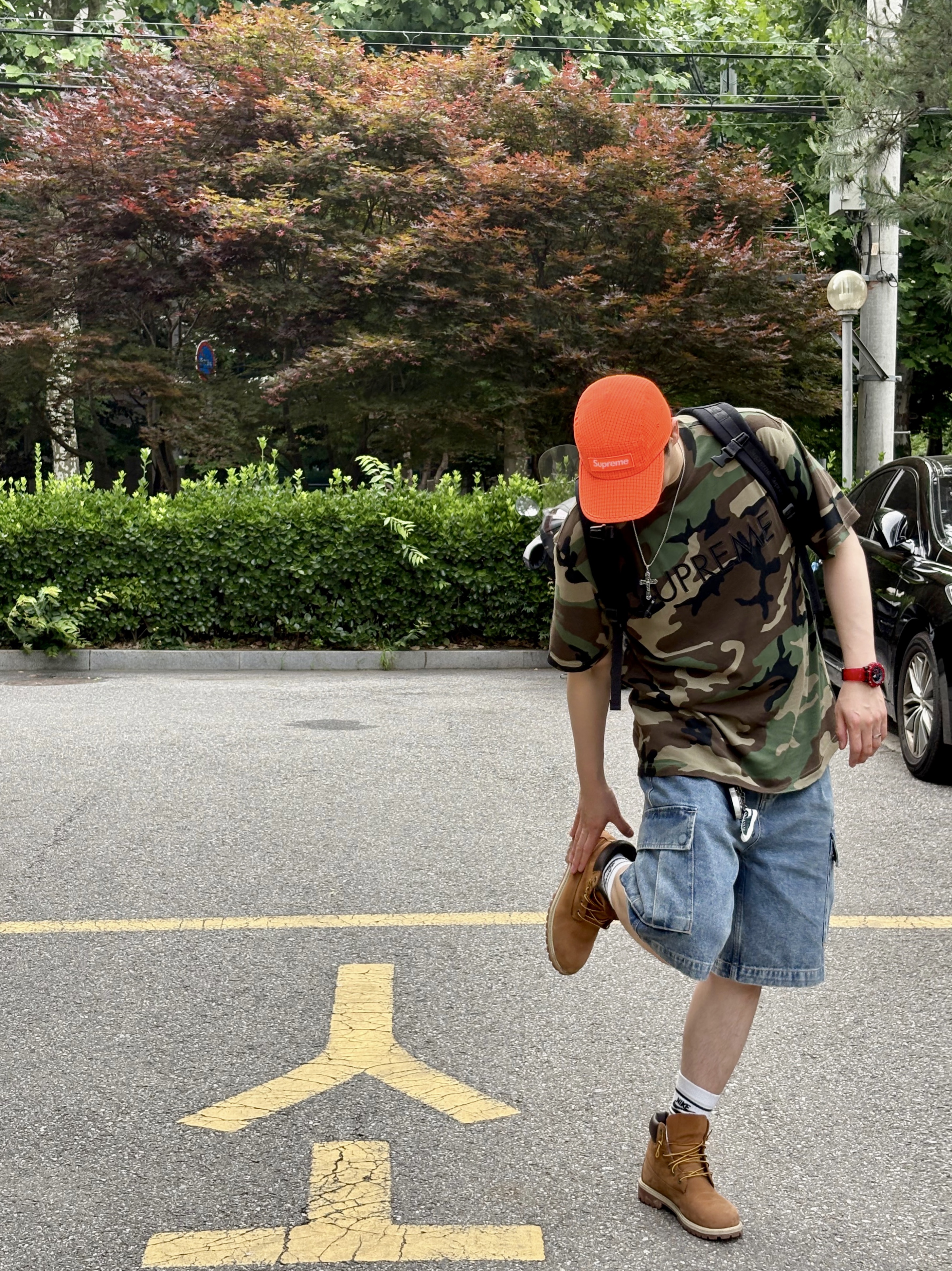 Supreme Capital S/S Top Woodland Camo - 25SS, Thisisneverthat x New Era x MLB New York Yankees Short Pants Blue 착용 스타일 - 2