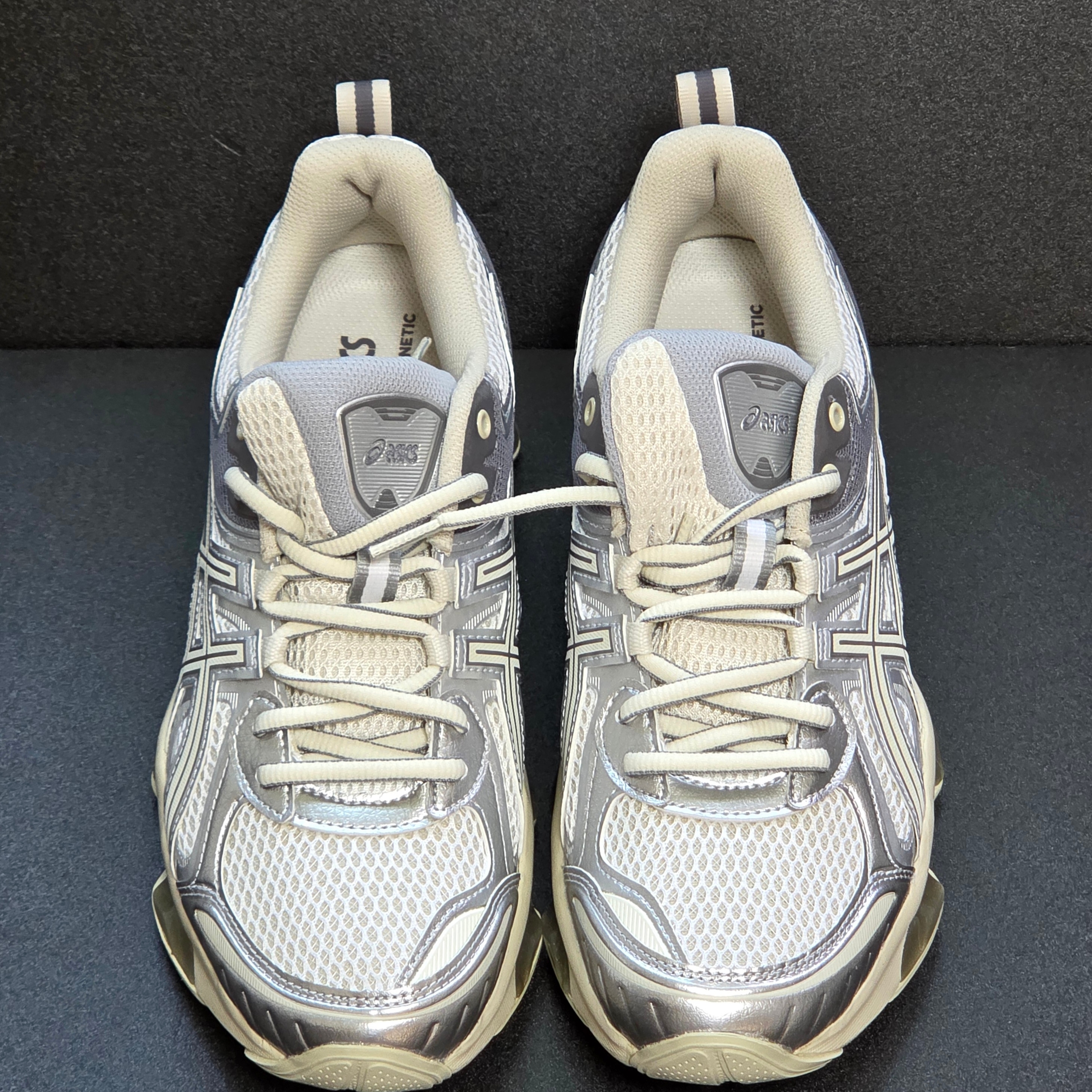 Asics Gel-Quantum Kinetic White Light Dust 착용 스타일 - 3