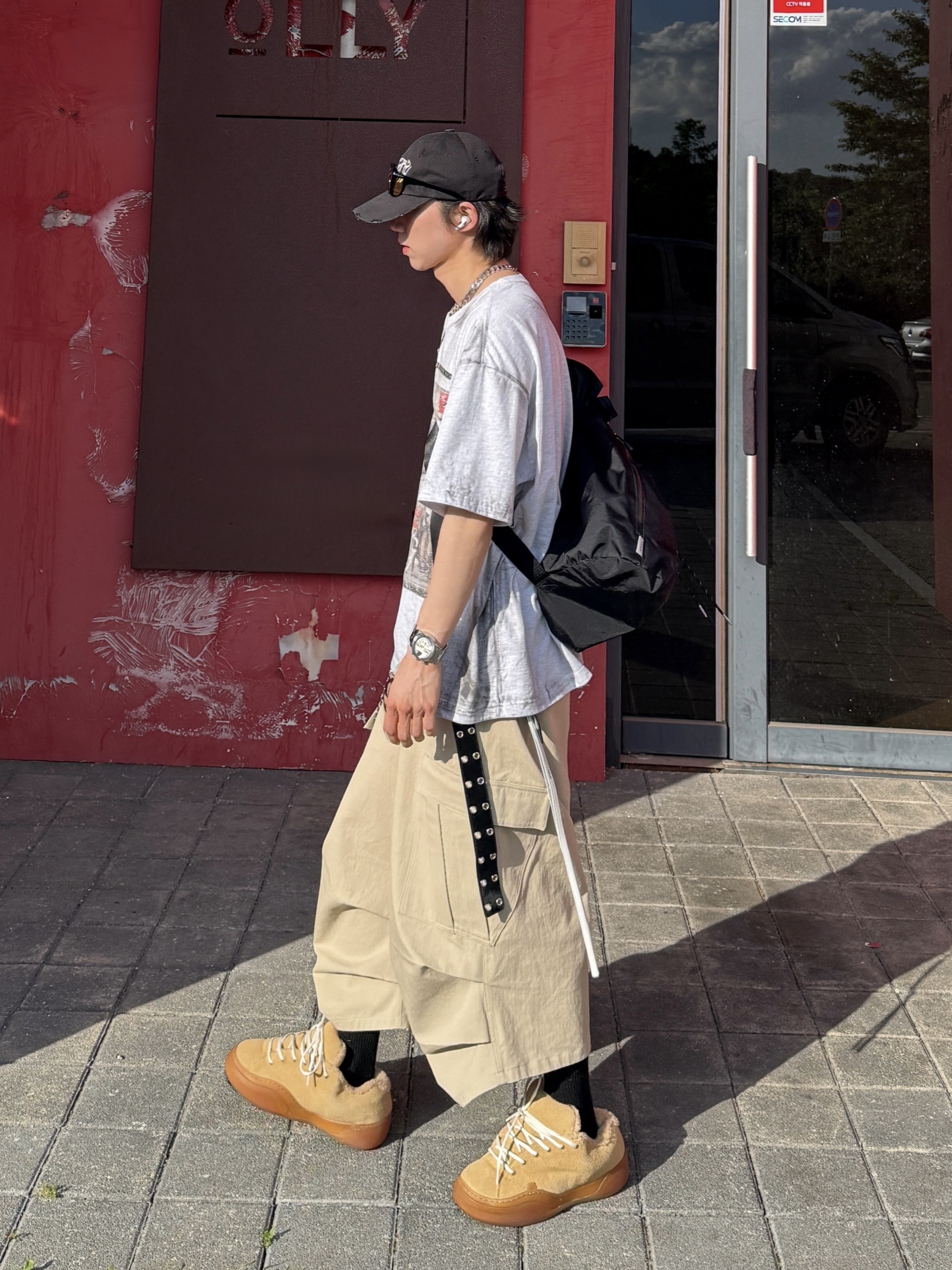 ERL Vamp Skate Shoes Sand, GRAILZ x KOIN SEOUL Magazine T-Shirts Melange Grey 착용 스타일 - 6