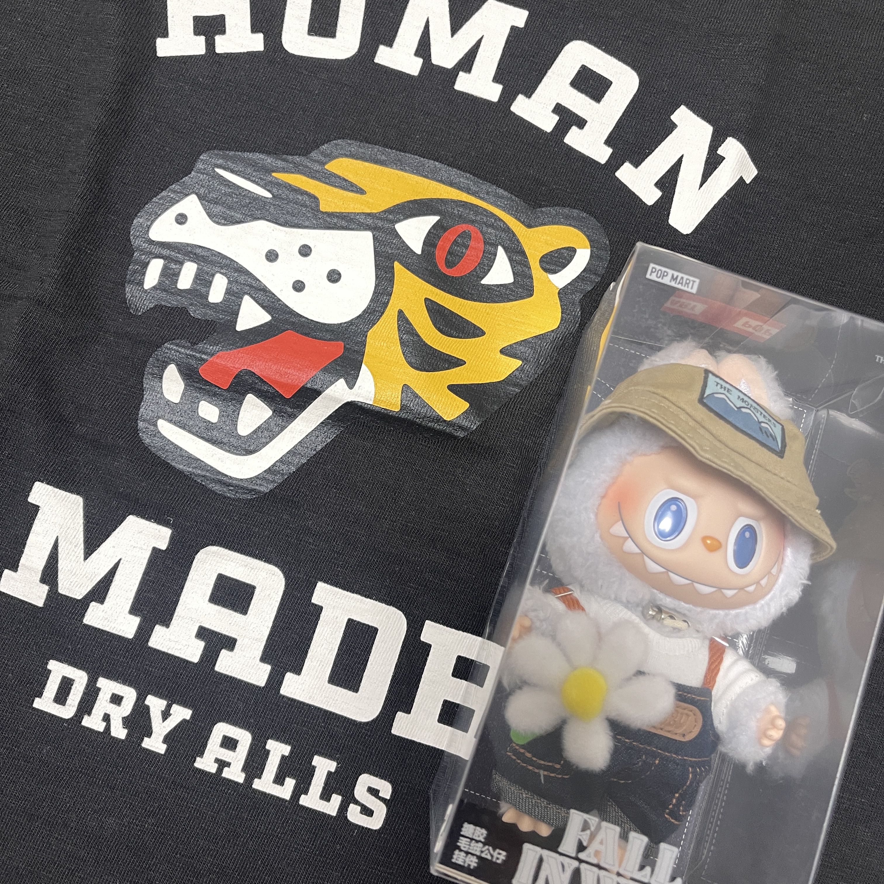 Human Made Graphic T-Shirt Black, Pop Mart Fall In Wild Labubu Series Toy Keyring 착용 스타일 - 2