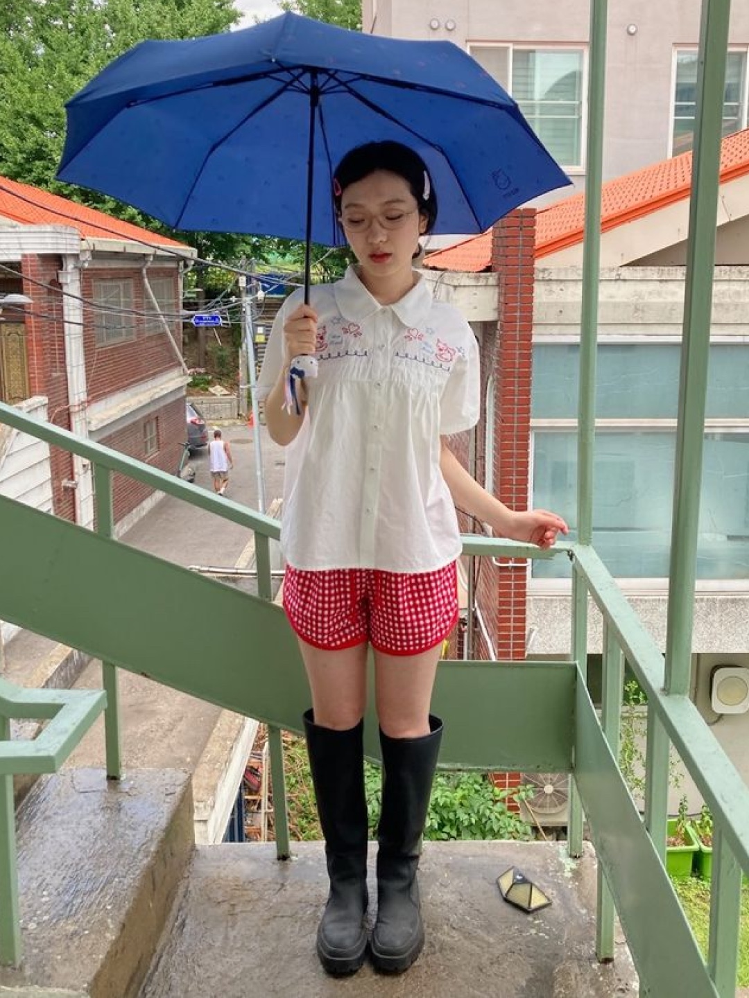 NewJeans Bunini Umbrella Navy, Supreme x ShedRain Transparent Checkerboard Umbrella - 20SS 착용 스타일 - 2
