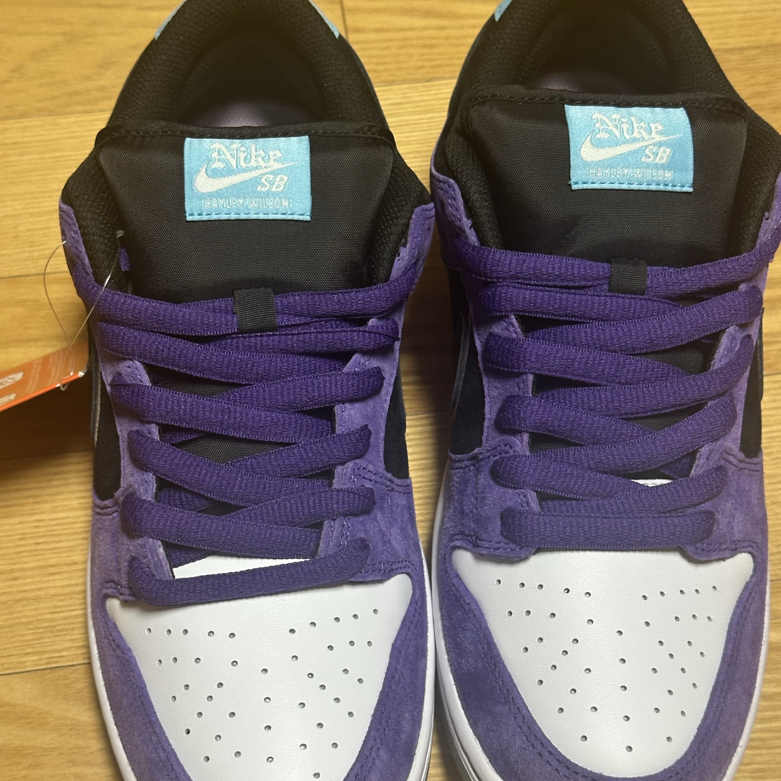 Nike x Hayley Wilson SB Dunk Low Pro Black and Court Purple 착용 스타일 - 7