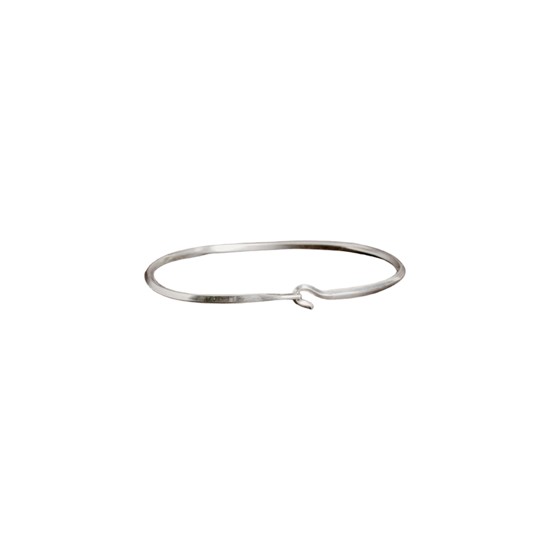 베르크슈타트 뮌헨 뱅글 사이드 후크 트위스티드 실버 - 25FW(Werkstatt:Munchen Bangle Side Hook Twisted Silver - 25FW)