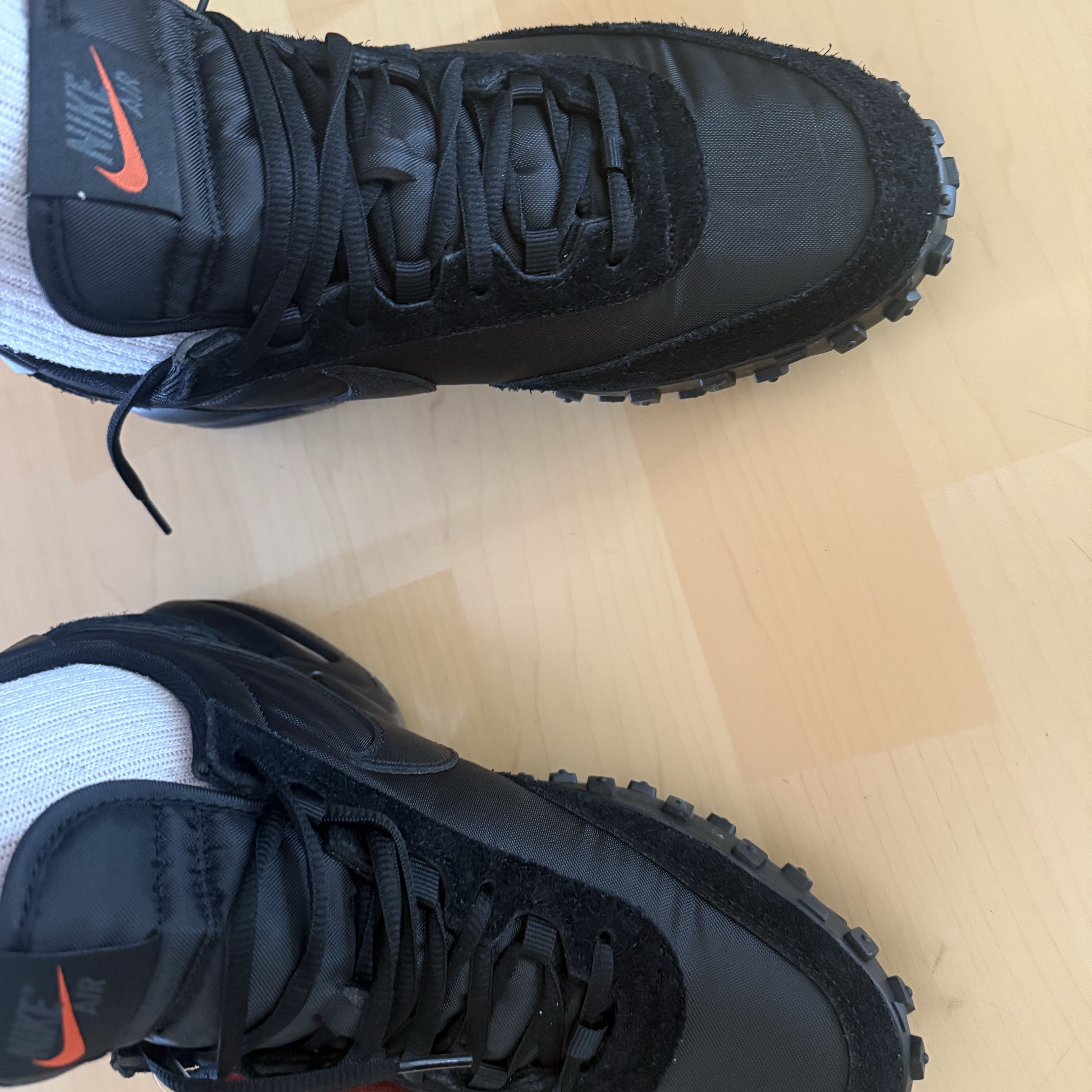 Nike Air Max Waffle Black and Anthracite 착용 스타일