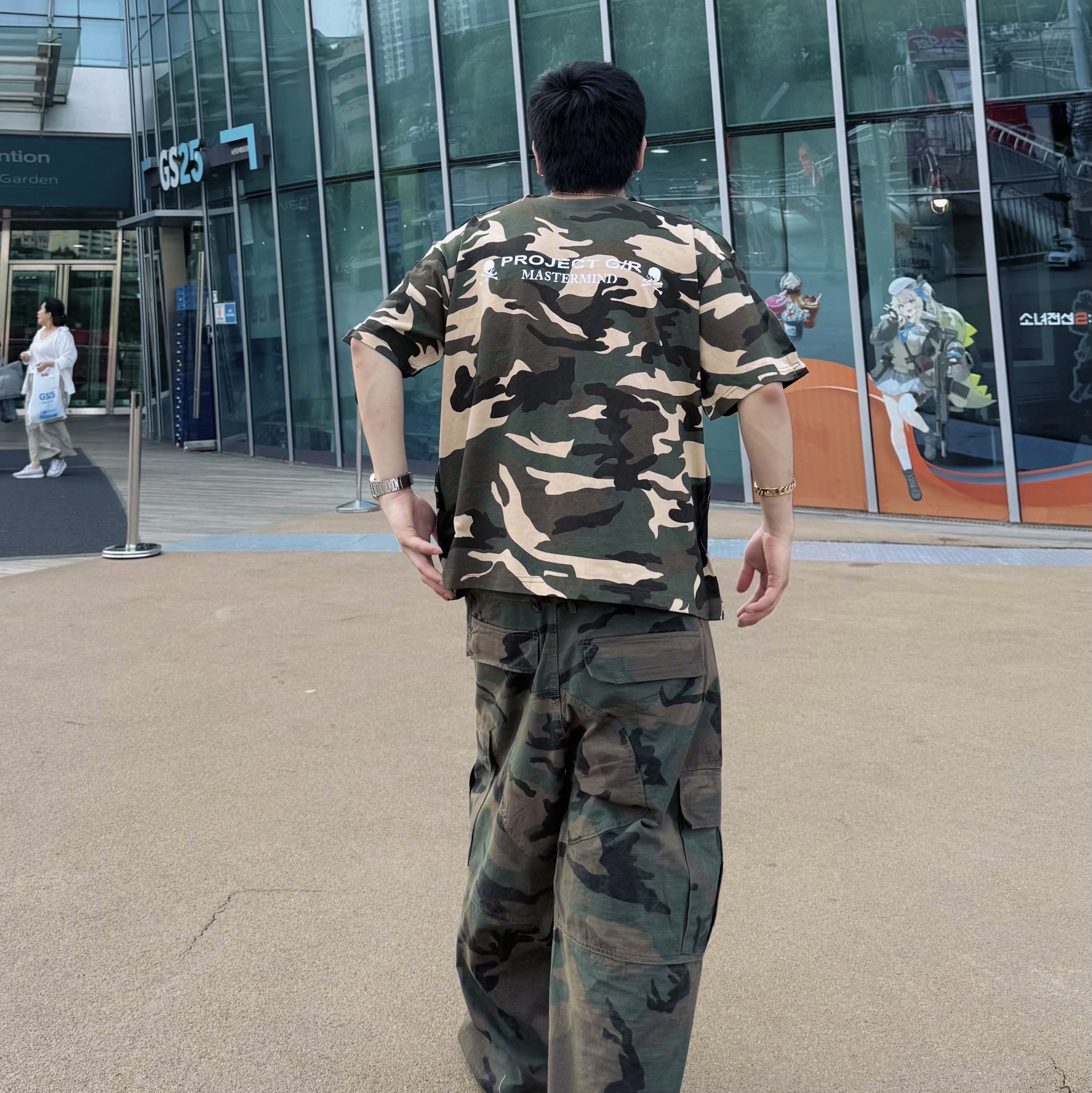 Project G/R x Mastermind Two Faced Outseam T-Shirt Black Camo, Project G/R 3 Layered Cargo Pants Camo 착용 스타일 - 2