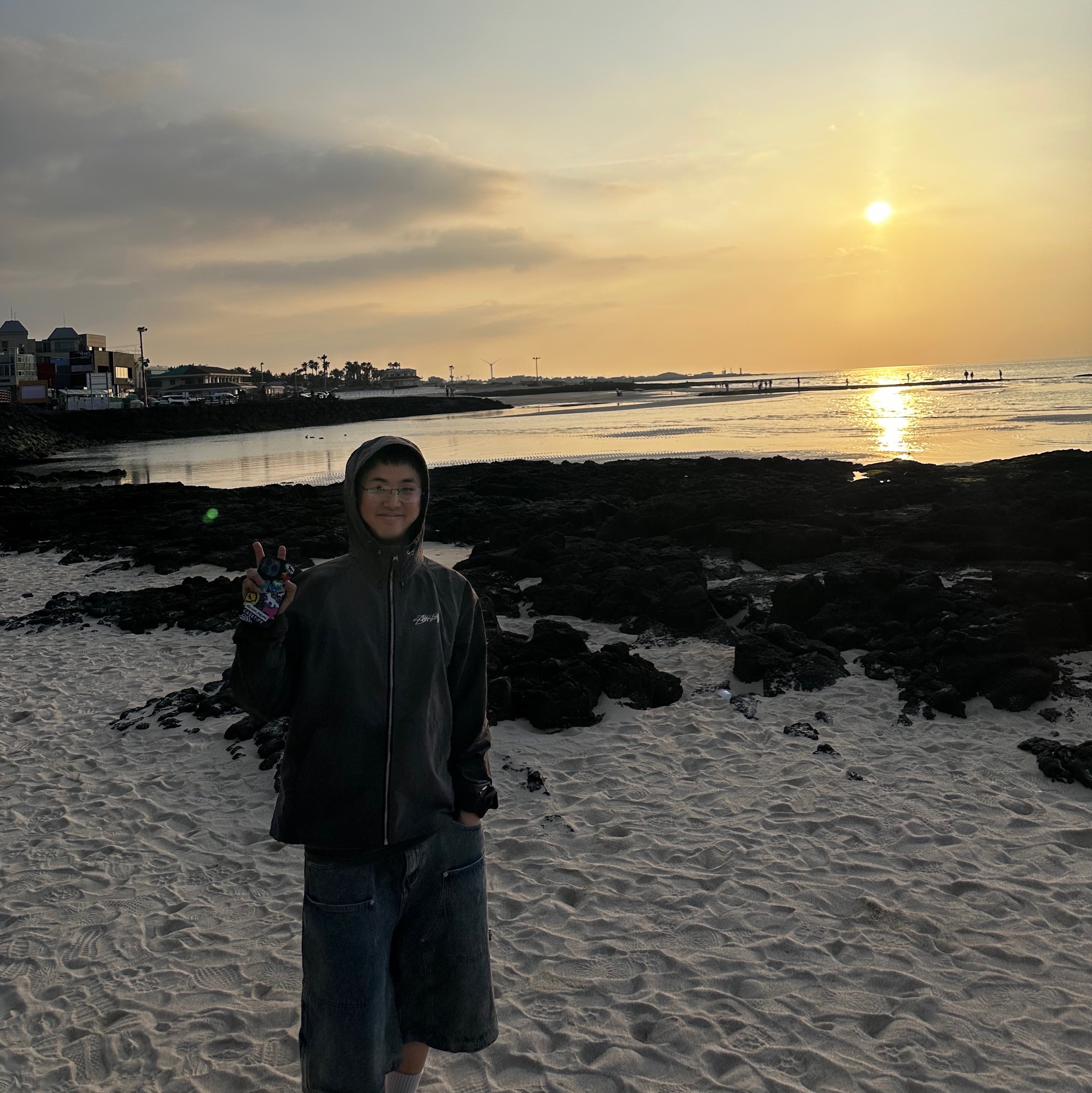 Stussy Wave Dye Beach Shell Jacket Black, Casetify x Maison Kitsune iPhone Stickers Magsafe Mirror Case Black 착용 스타일