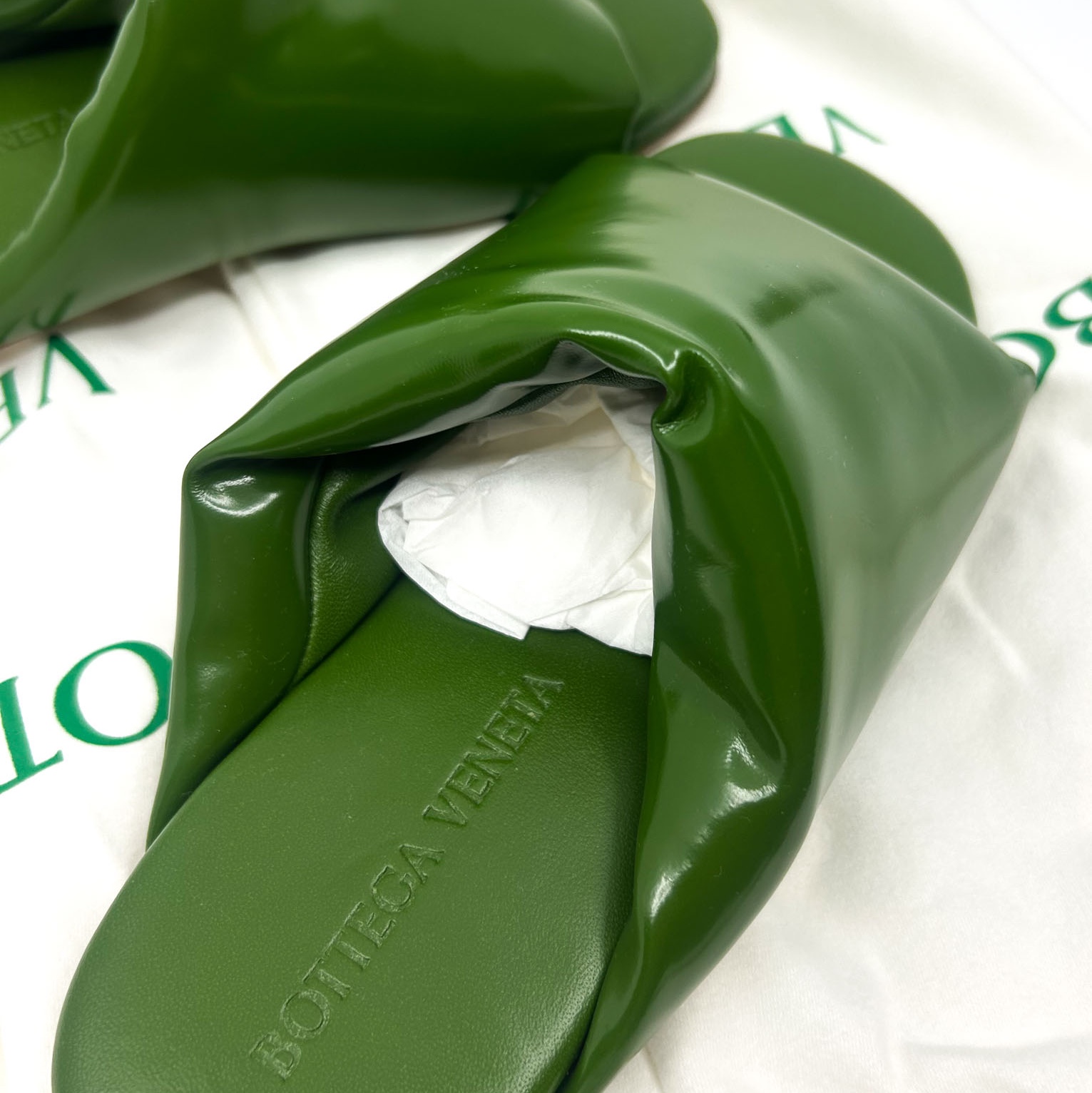 (W) Bottega Veneta Cushion Slides Jalapeno 착용 스타일 - 3