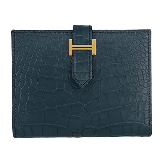 IT6RJV2UGQHV Hermes Alligator Bearn Compact Wallet Vert Rousseau Gold
