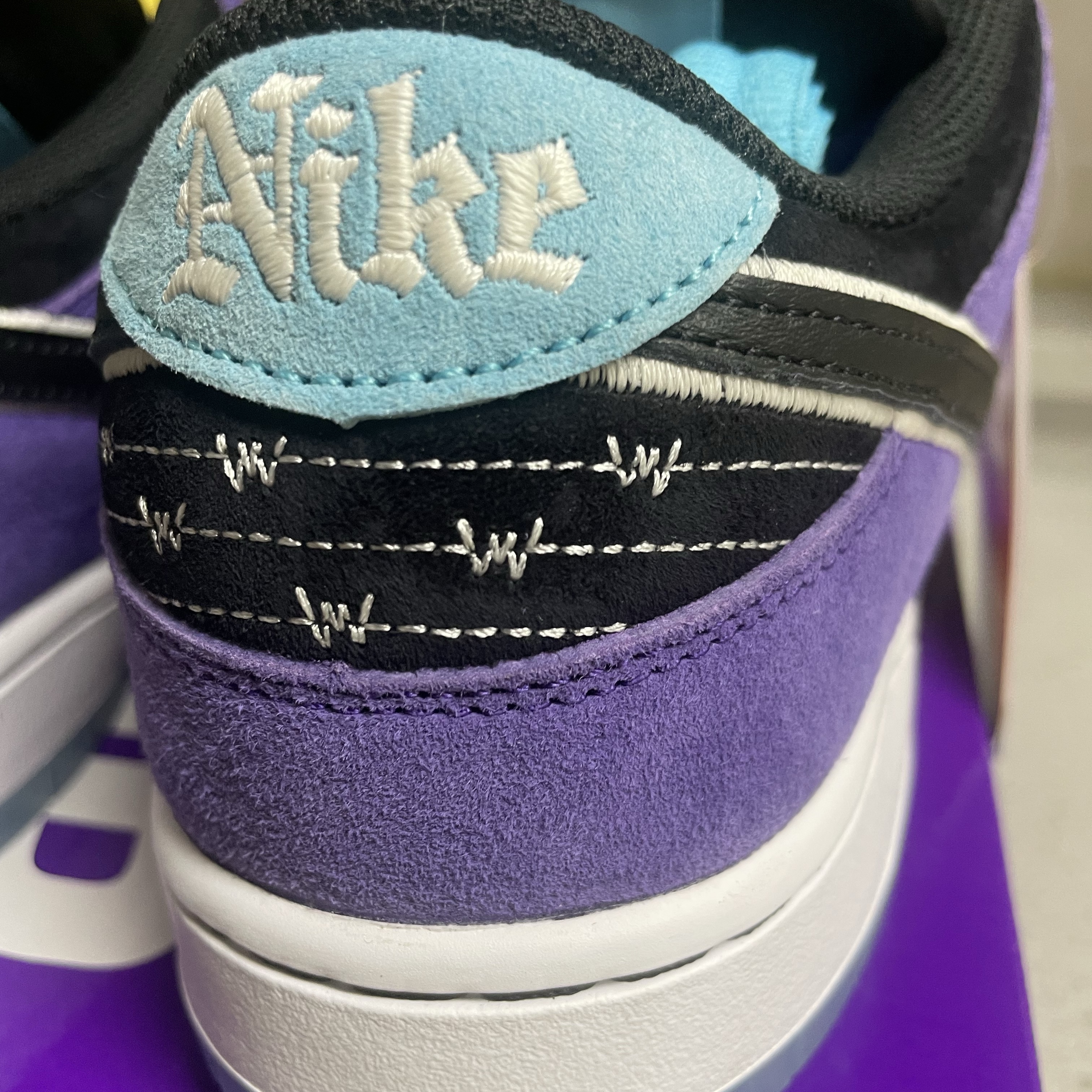 Nike x Hayley Wilson SB Dunk Low Pro Black and Court Purple, Nike Dunk Low Ugly Duckling Purple 착용 스타일 - 3