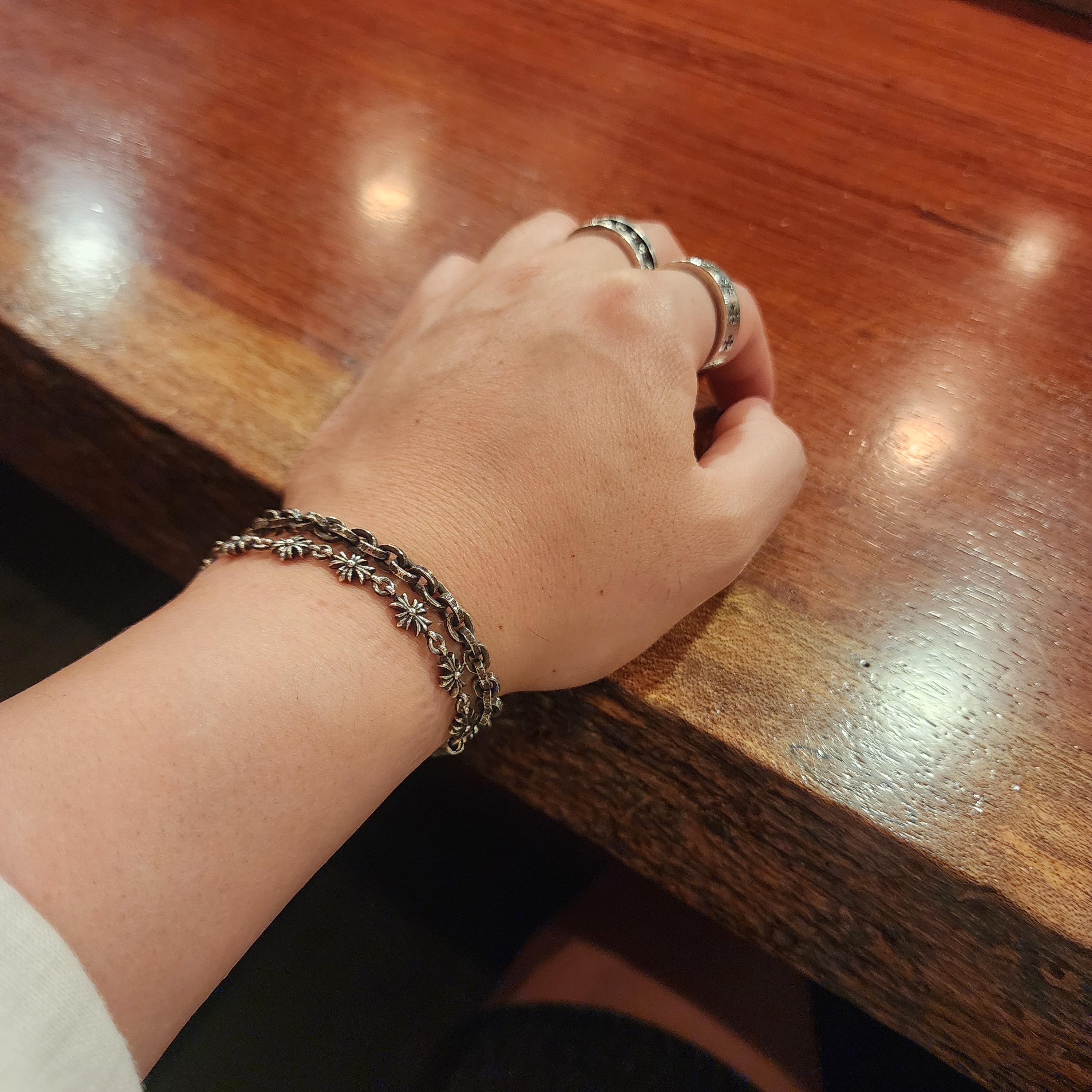Hansroom Chrome Hearts Tiny  E-CH Plus Bracelet 착용 스타일
