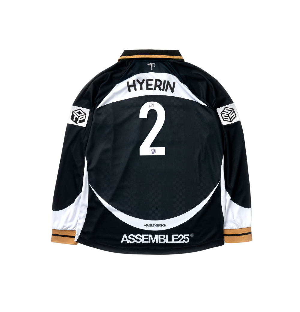TSPCMD08 tripleS x Over The Pitch TEAM SSS ASSEMBLE 25 Jersey L/S Black (Marking ver.) - 대표 이미지 #1