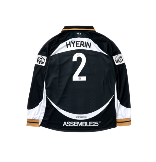 TSPCMD08 tripleS x Over The Pitch TEAM SSS ASSEMBLE 25 Jersey L/S Black (Marking ver.)