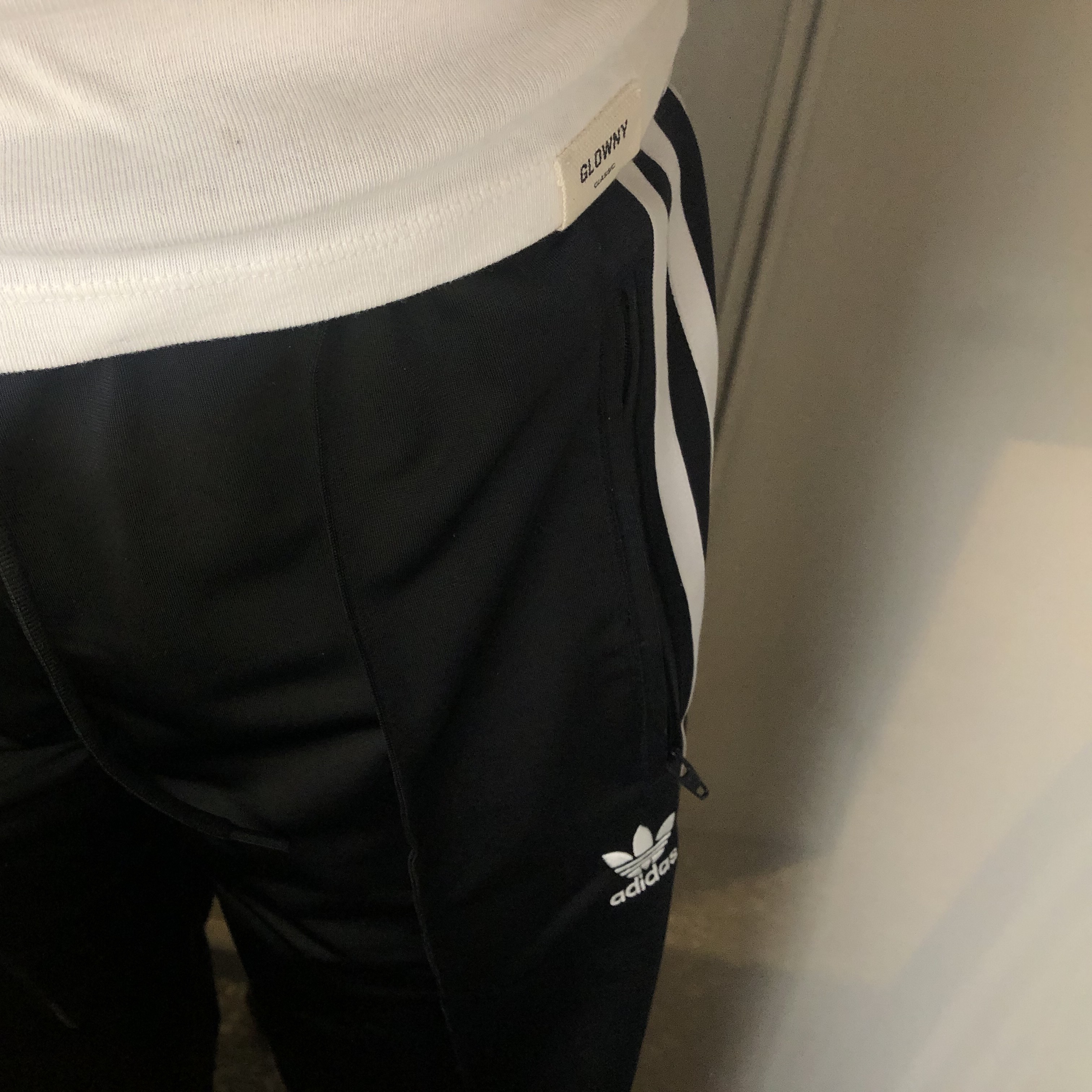 (W) Adidas Originals Firebird Loose Track Pants Black - KR Sizing 착용 스타일