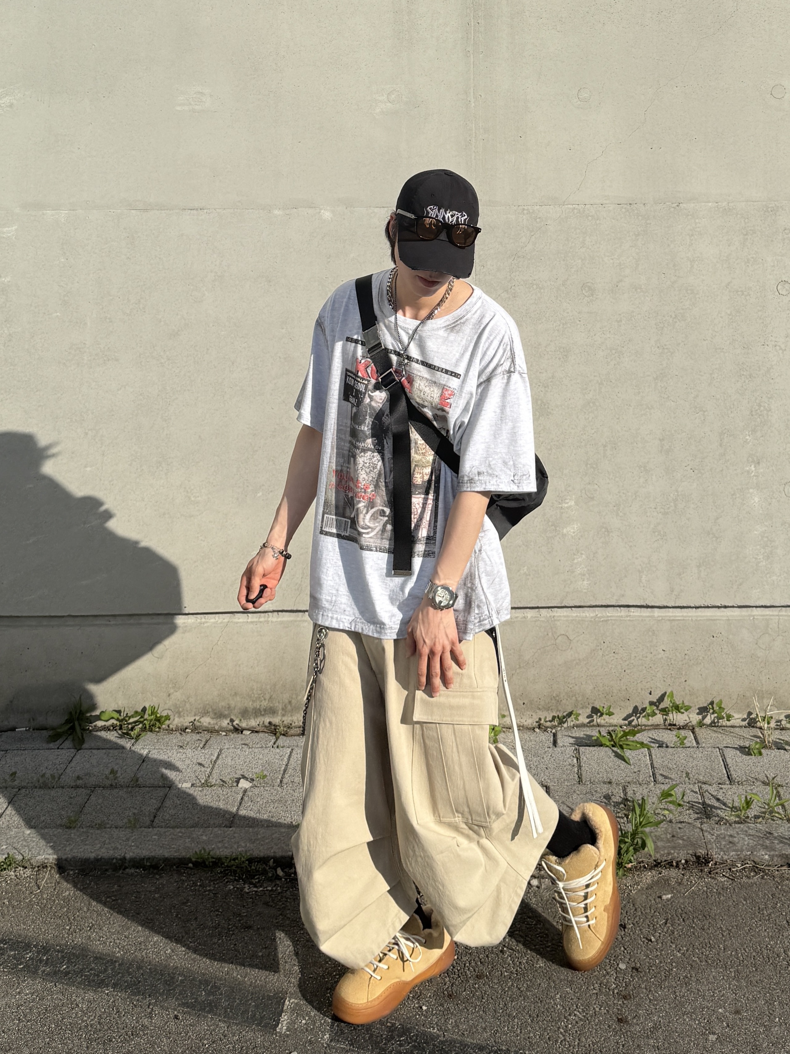 ERL Vamp Skate Shoes Sand, GRAILZ x KOIN SEOUL Magazine T-Shirts Melange Grey 착용 스타일 - 7
