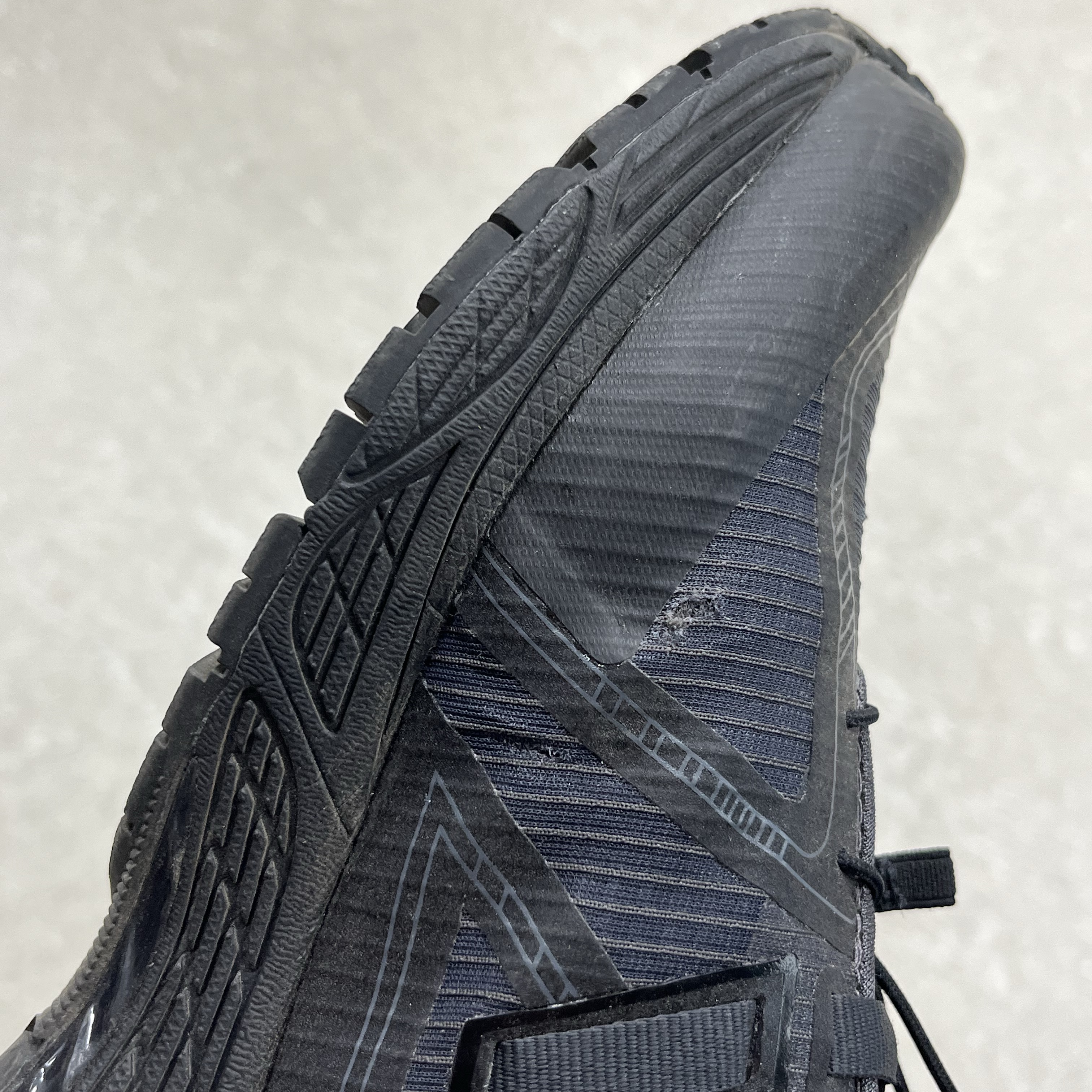 New Balance 1906R Black Magnet 착용 스타일 - 2