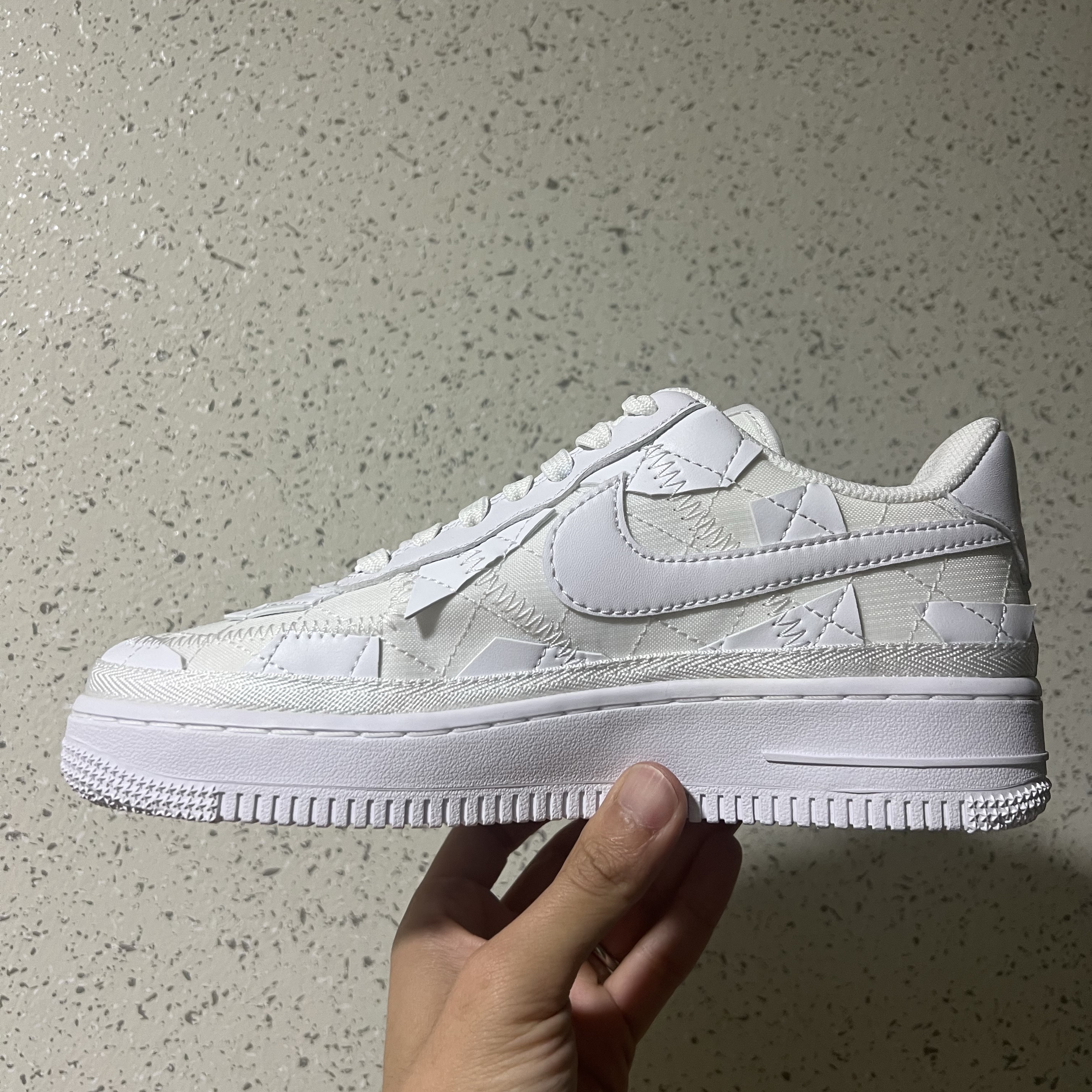 Nike x Billie Eilish Air Force 1 Low SP Triple White 착용 스타일 - 2
