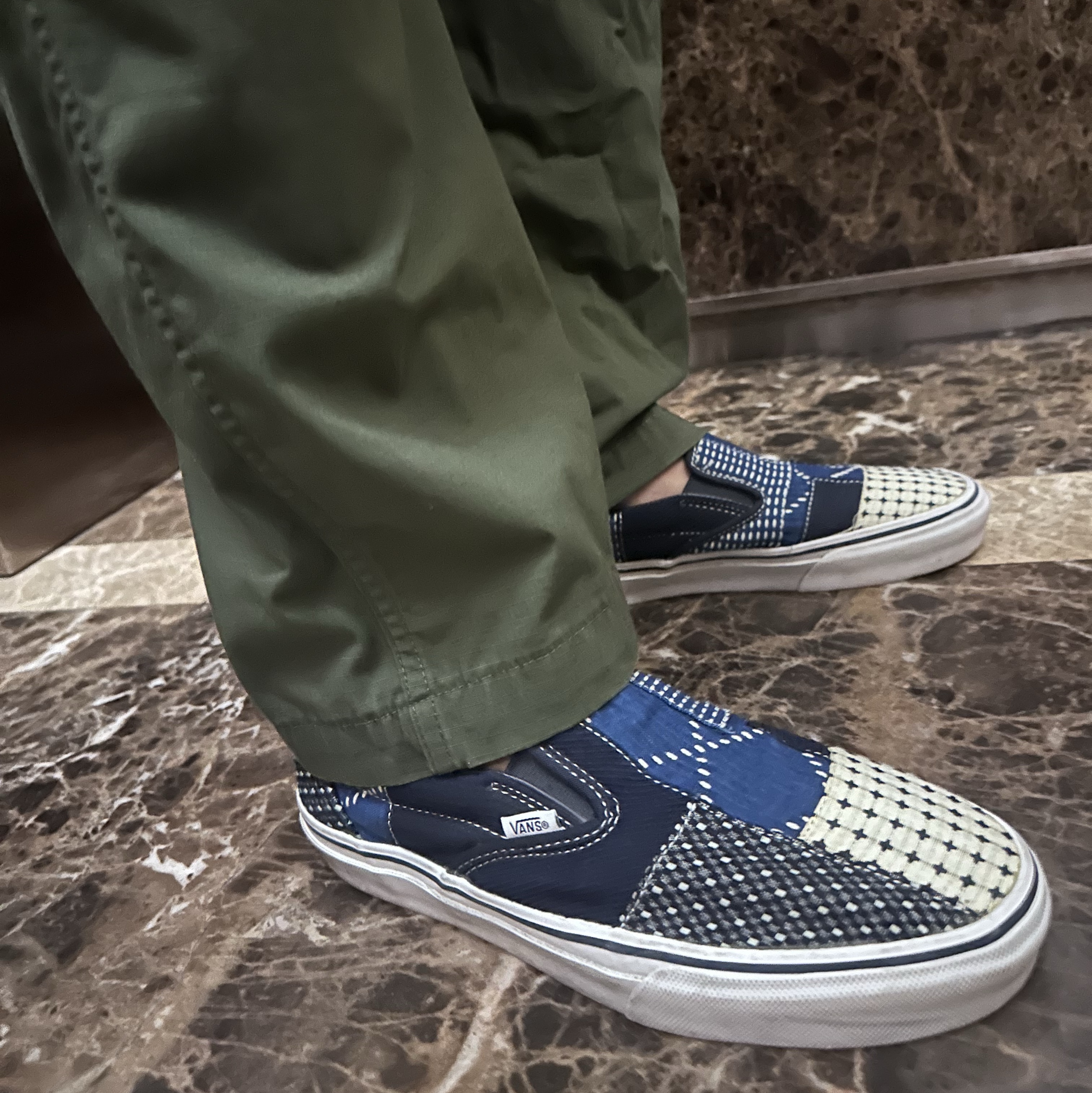 Vans x FDMTL Slip-On Patchwork Deep Indigo 착용 스타일 - 2