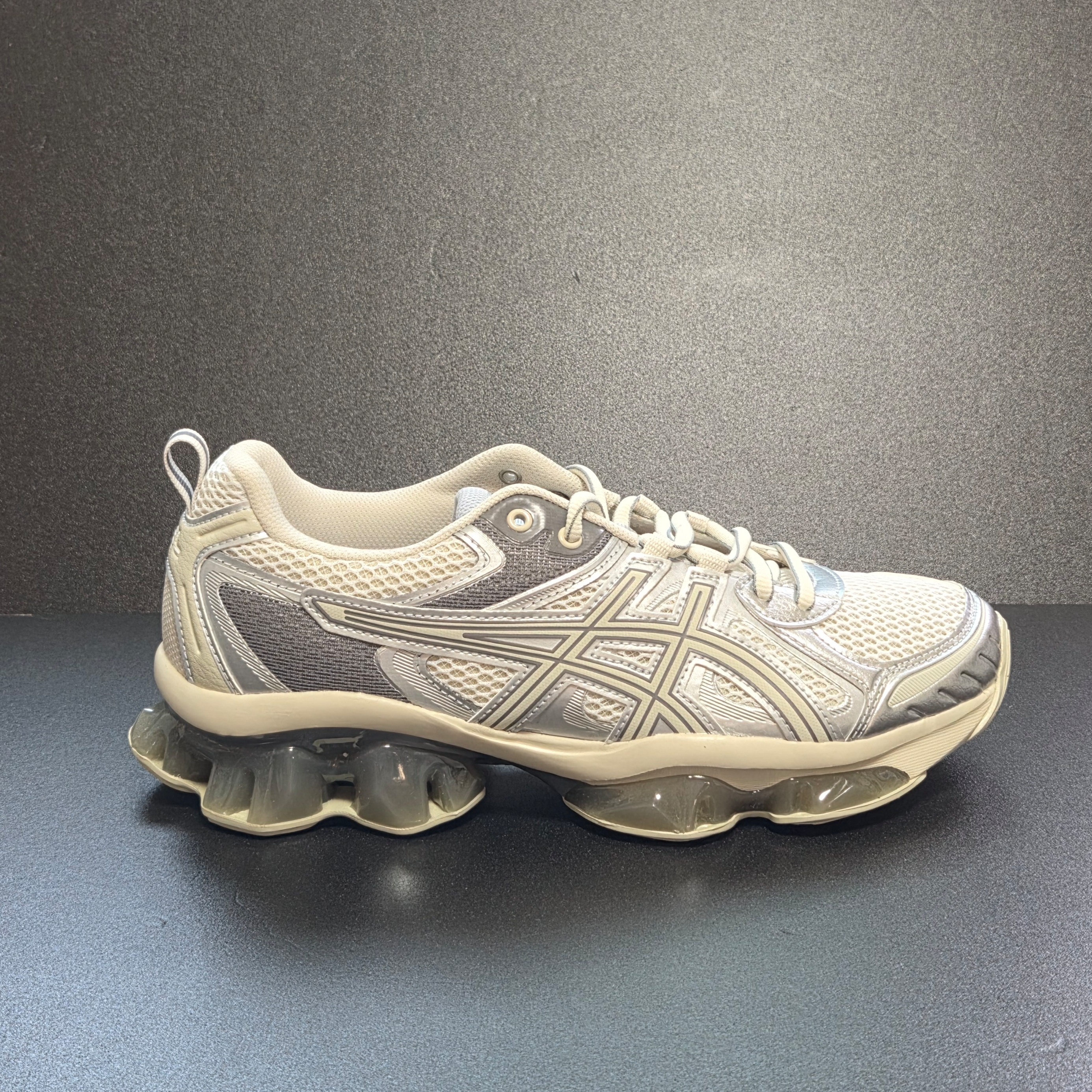 Asics Gel-Quantum Kinetic White Light Dust 착용 스타일 - 2