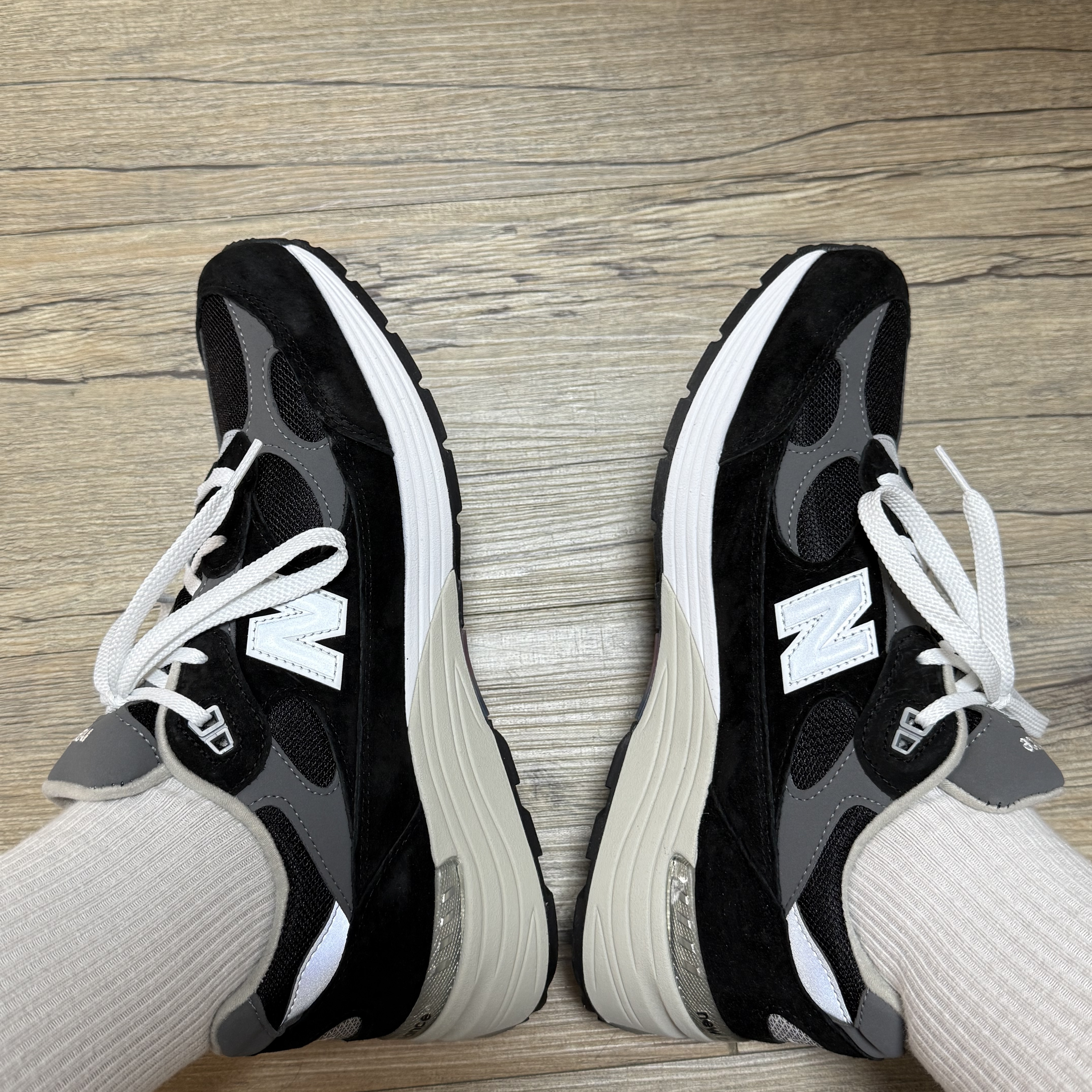 New Balance 992 Made in USA Core Black Grey 착용 스타일
