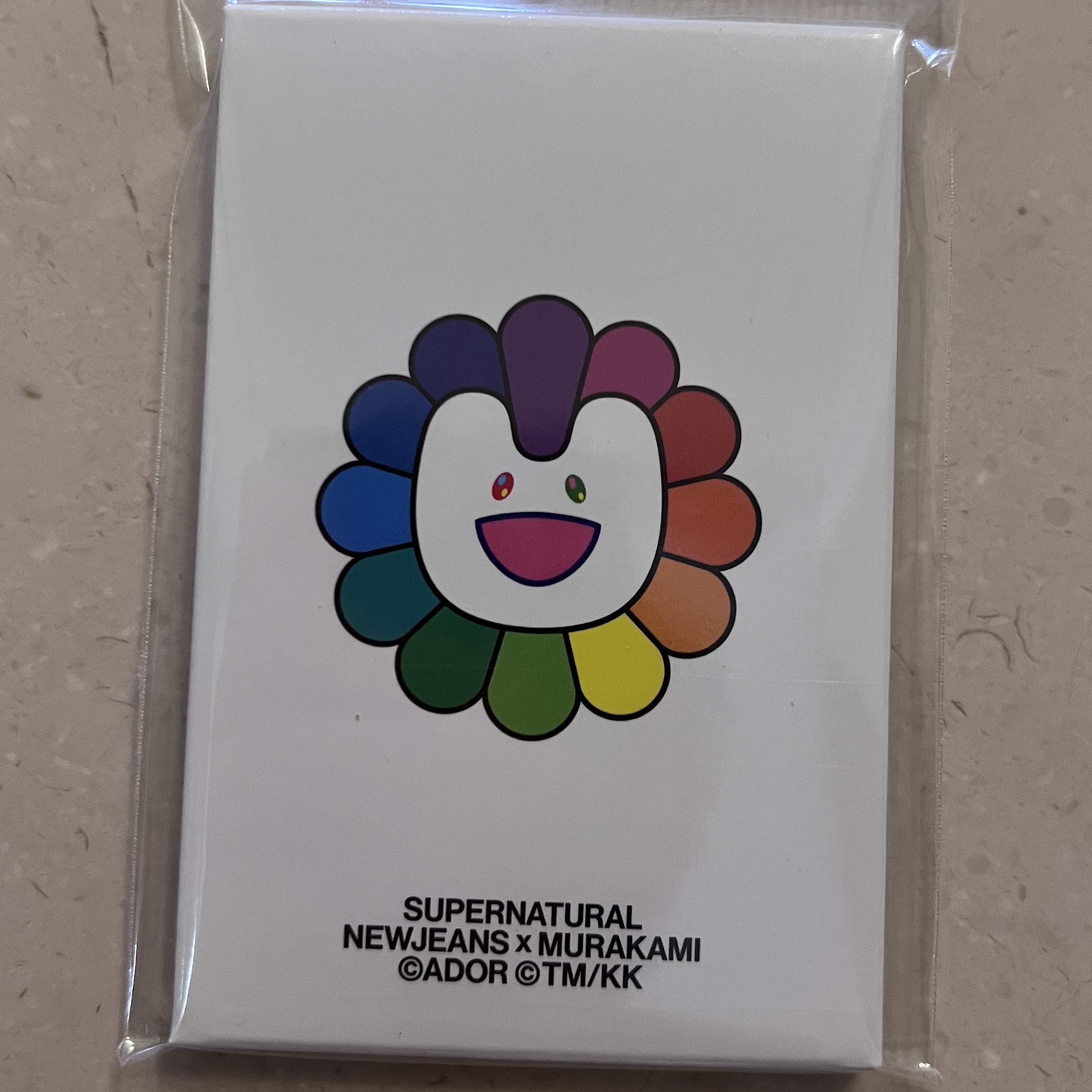 NewJeans x Murakami NJ Supernatural Photocard Set (Ver. 1) 착용 스타일