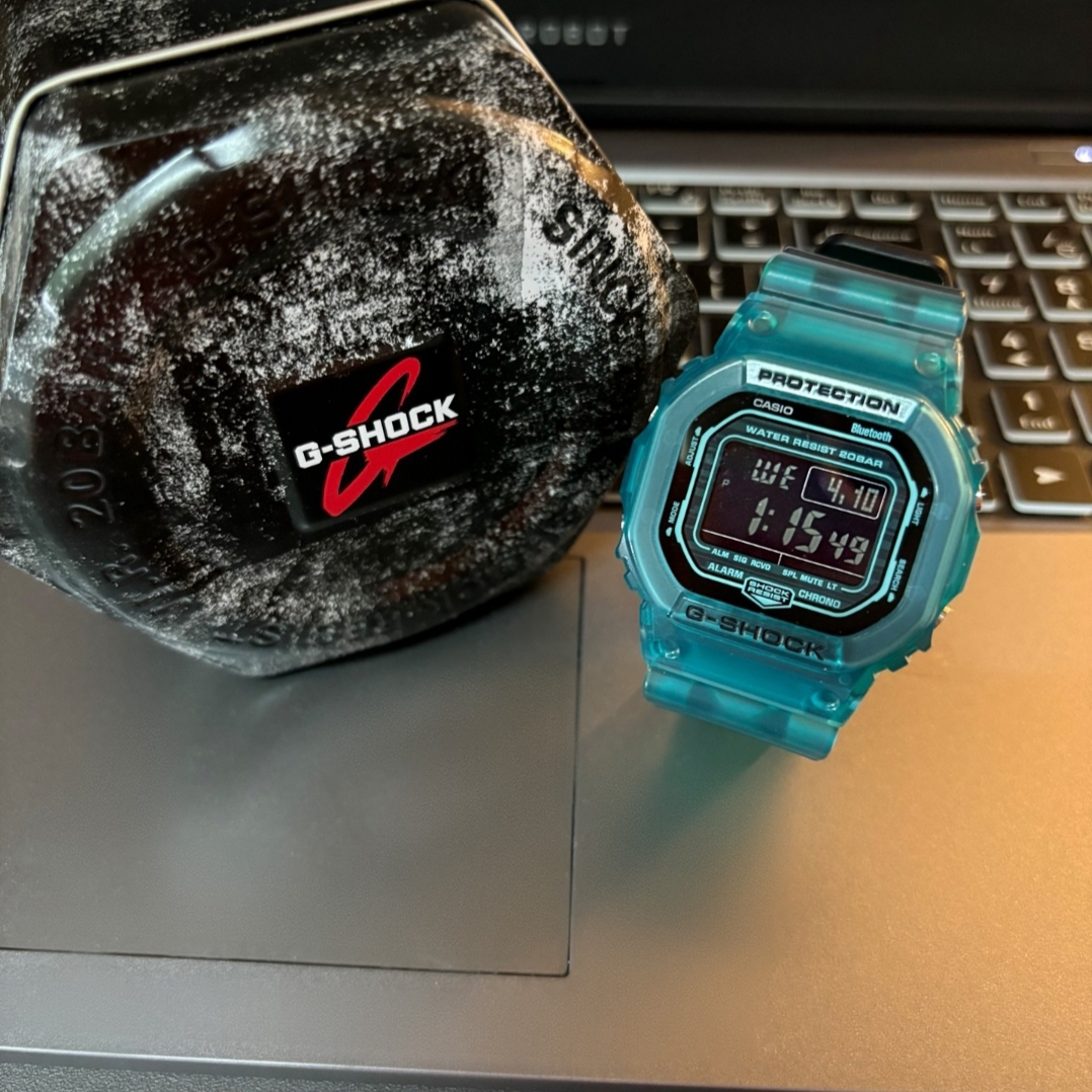 Casio G-Shock DW-5600SKE-7 착용 스타일 - 2