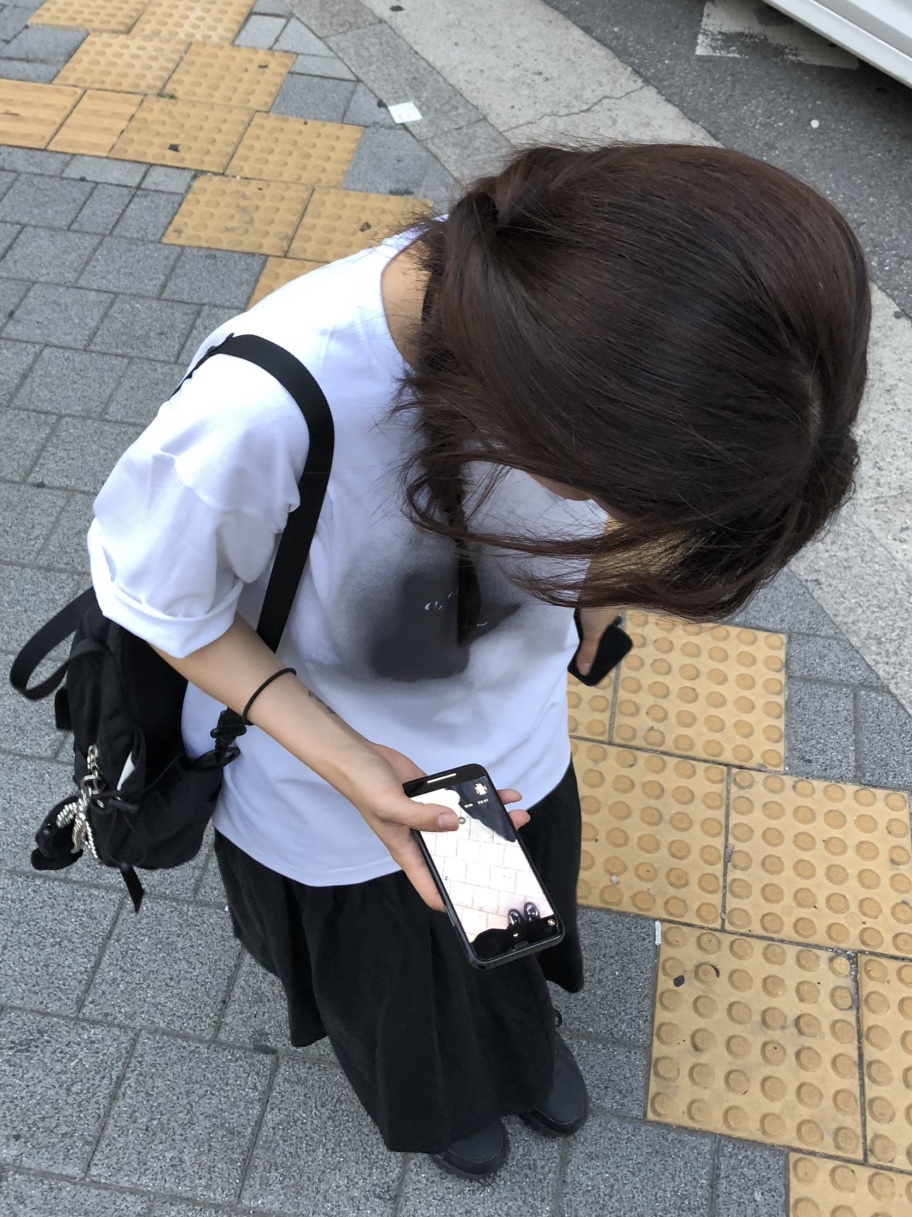 Hatchingroom Ghost Cat T-shirt White 착용 스타일