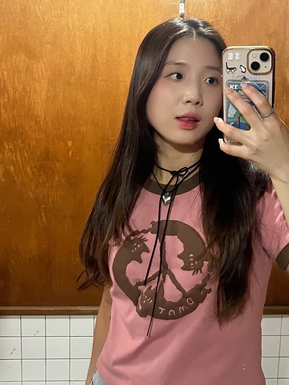 Dominant Purrfect Peace Ringer Crop T-Shirt Pink 착용 스타일 - 2