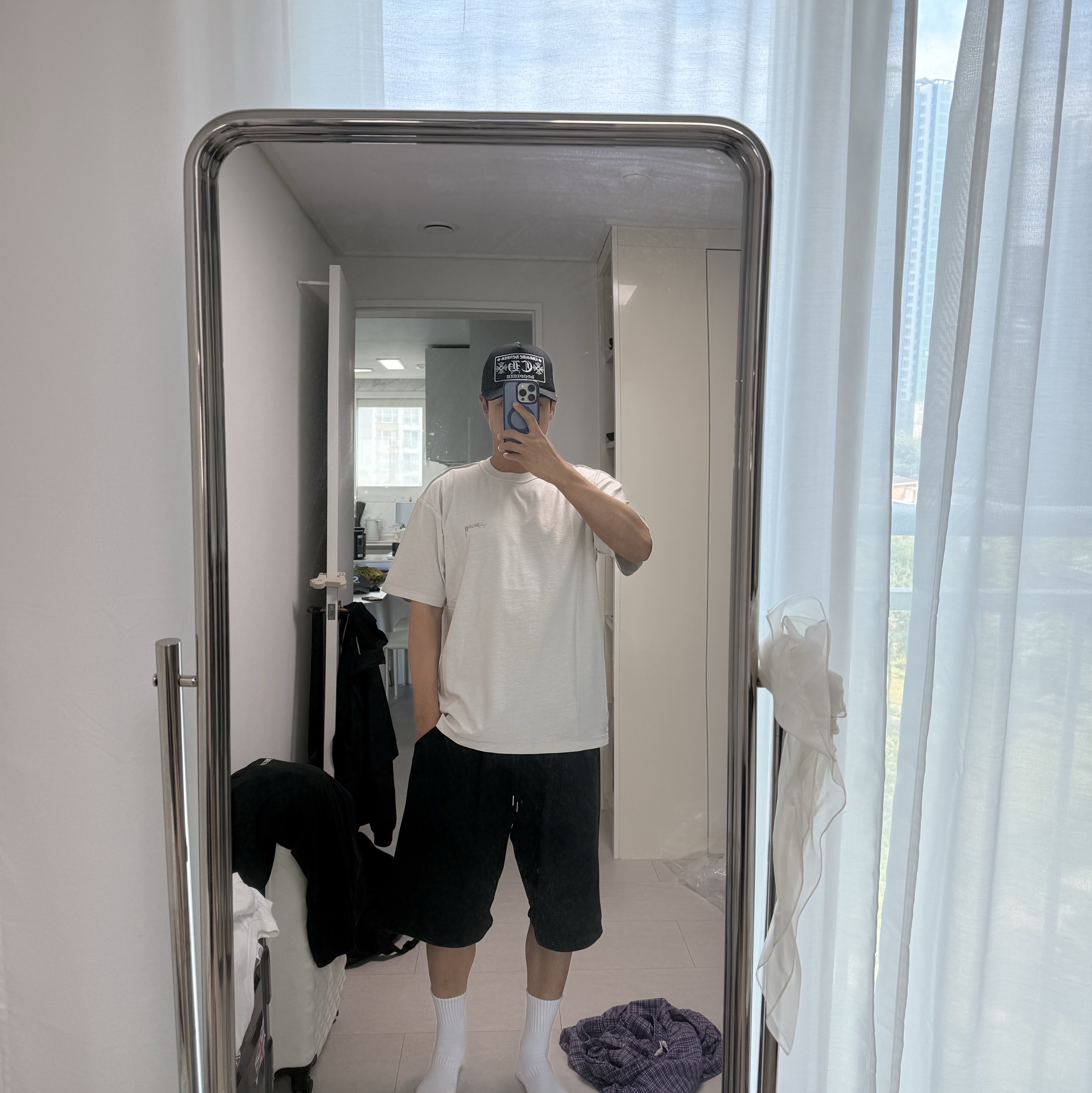 Stussy Lazy T-Shirt Bone 착용 스타일 - 1