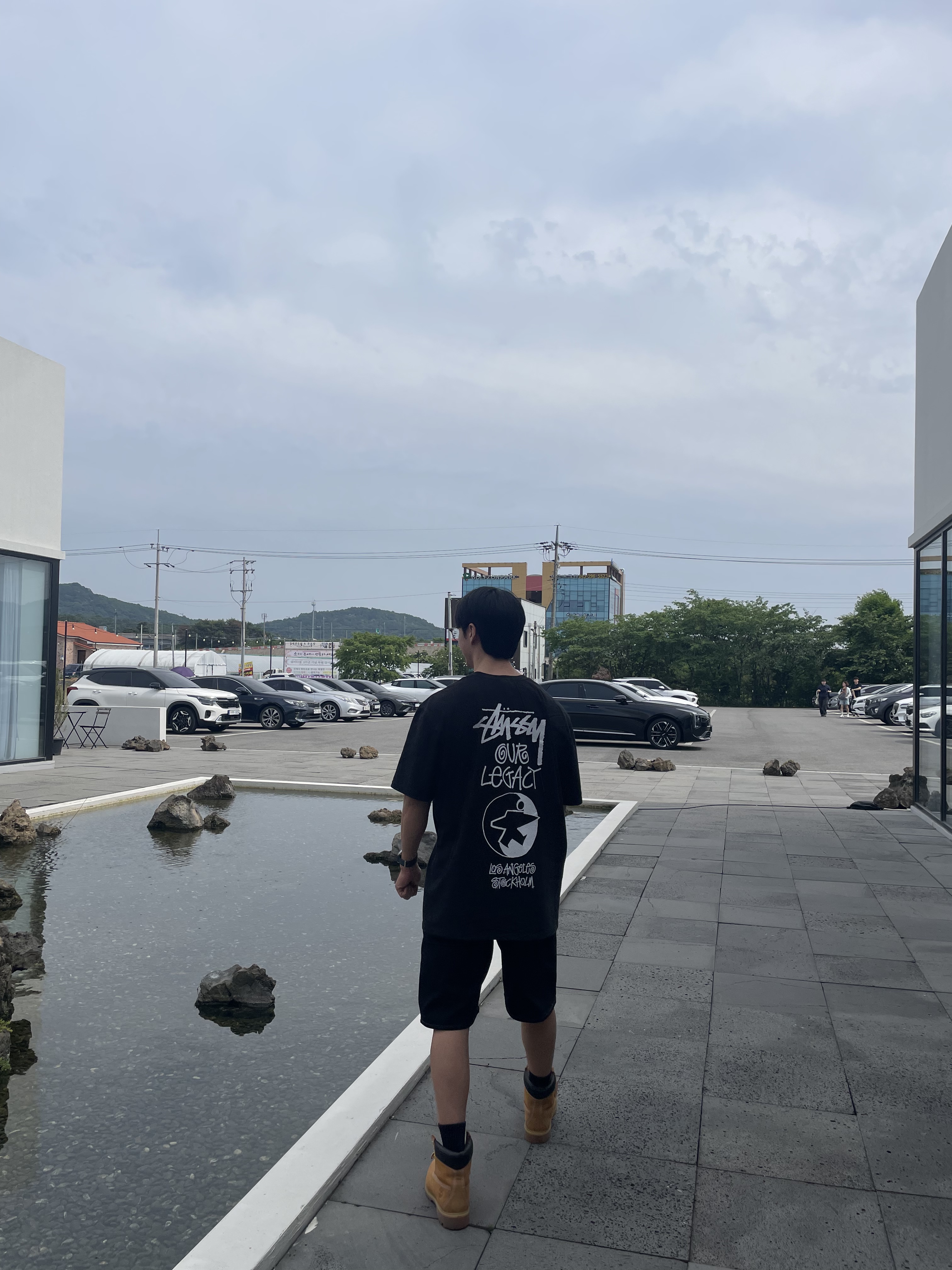 Stussy x Our Legacy Surfman T-Shirt Black - 21SS, Stussy Denim Big OL' Shorts Washed Black 착용 스타일