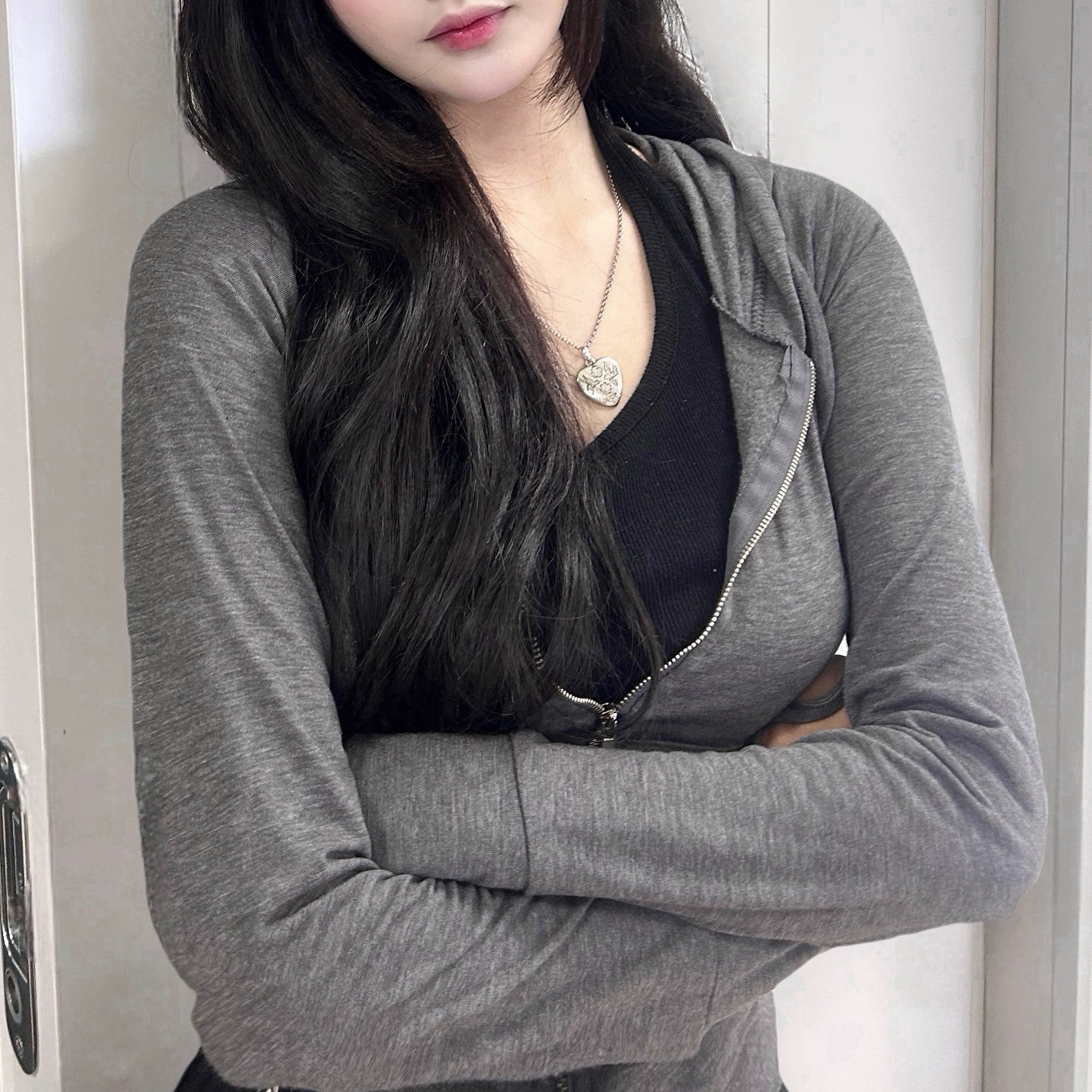 Gucci Blind for Love Necklace Silver 착용 스타일