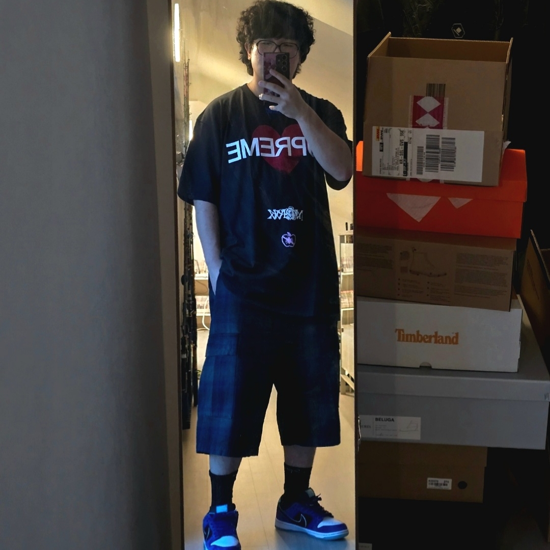 Nike x Hayley Wilson SB Dunk Low Pro Black and Court Purple, Supreme Announcing T-Shirt Black - 25SS 착용 스타일 - 1