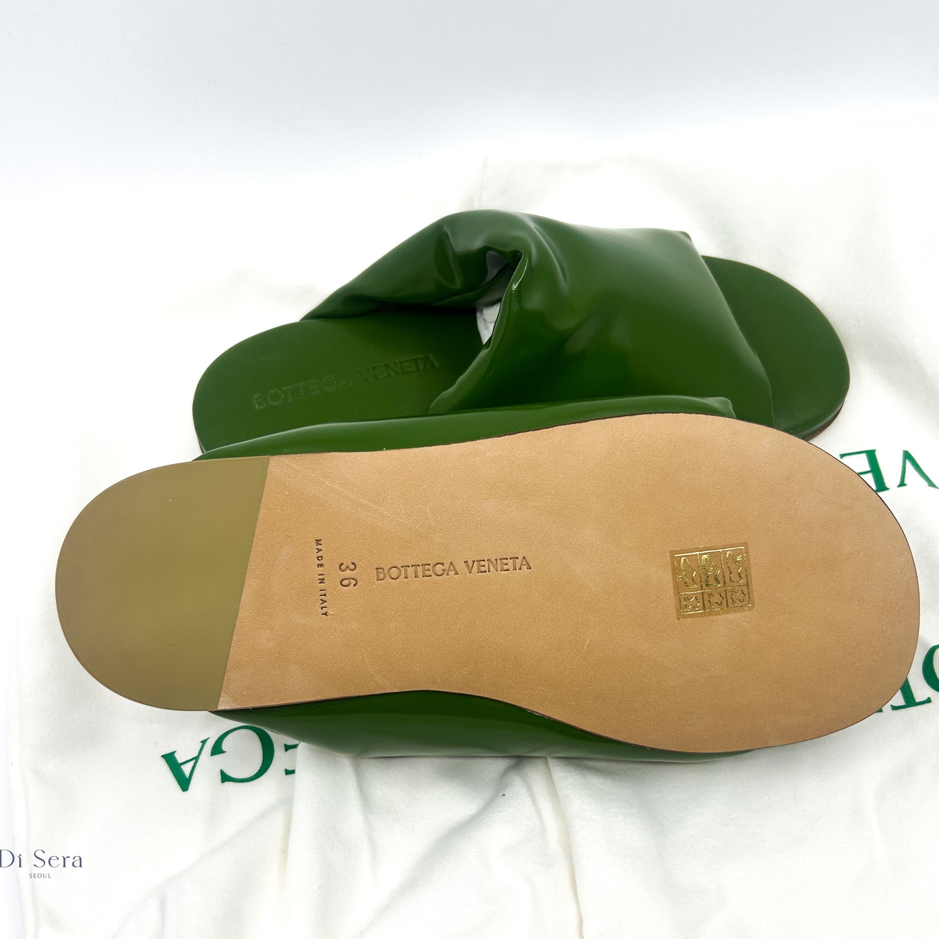 (W) Bottega Veneta Cushion Slides Jalapeno 착용 스타일 - 4