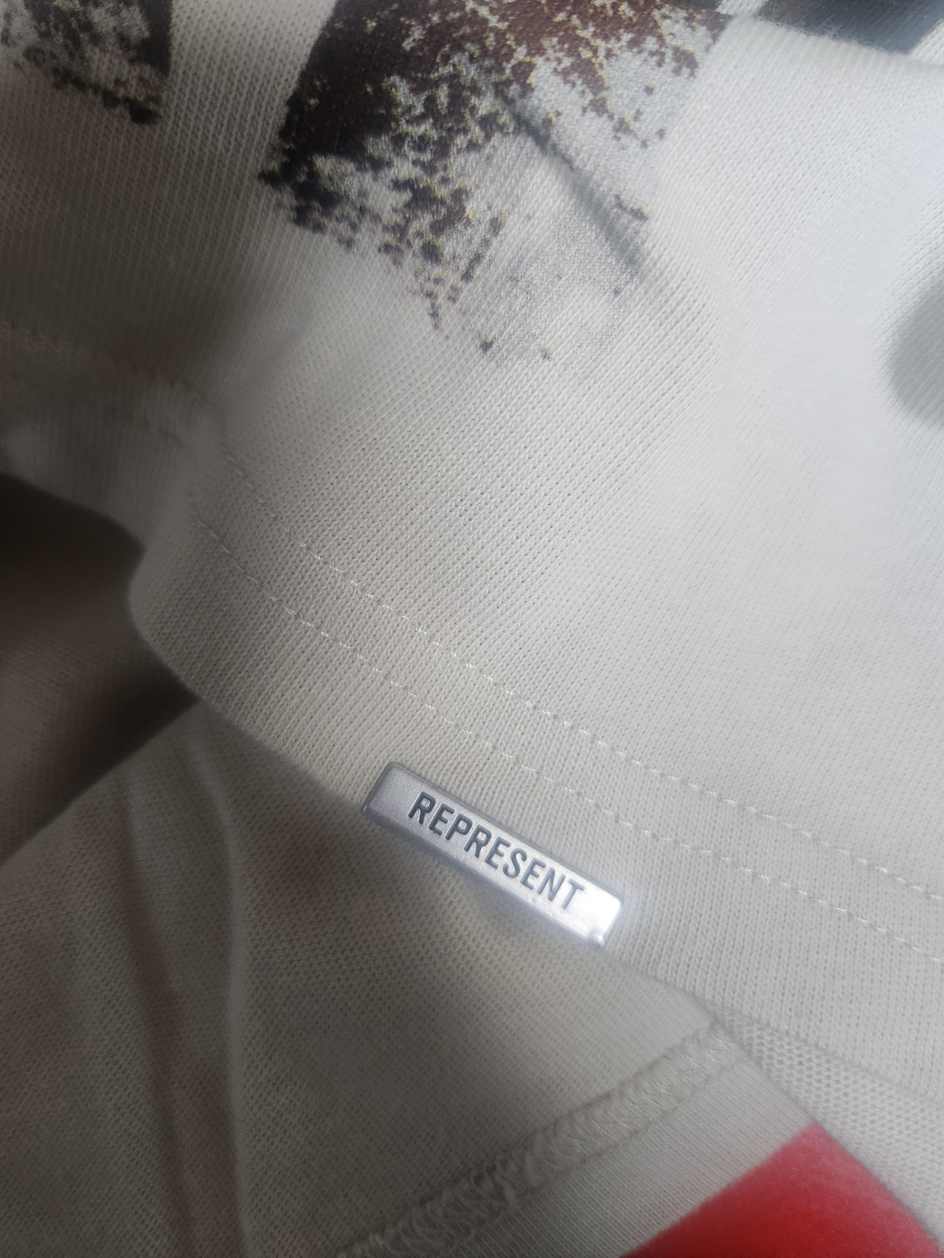 Represent Thoroughbred T-Shirt Vintage White - 25SS, Supreme x New Era Jerseys Box Logo Black - 24FW 착용 스타일 - 2