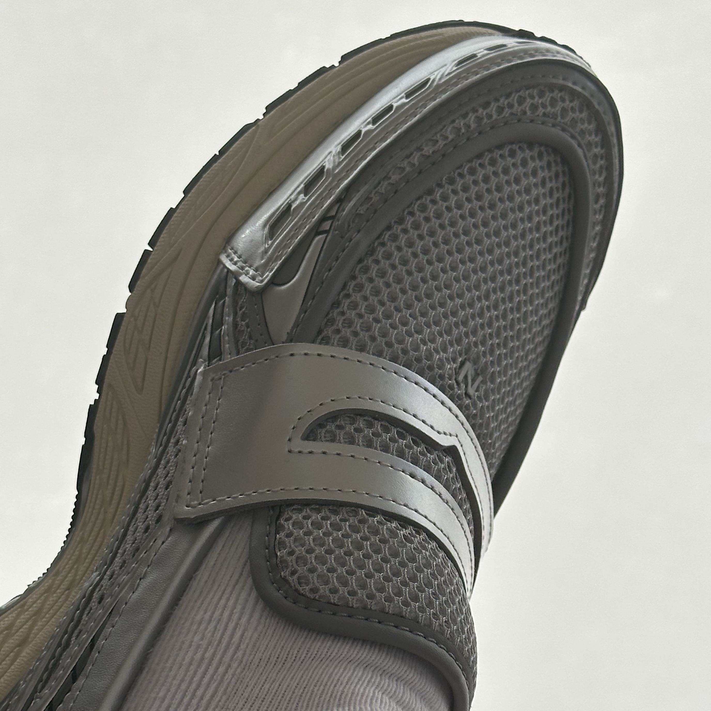 New Balance 1906L Grey Silver 착용 스타일